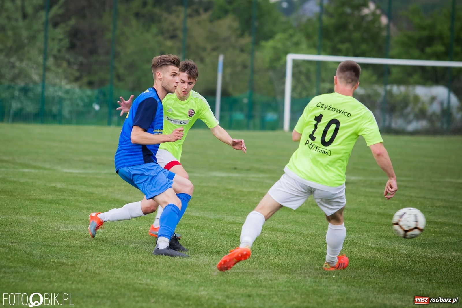 Zdjęcie w galerii na portalu naszraciborz.pl: Trzy do zera, wicelider żegna outsidera [FOTO] wiadomości z regionu