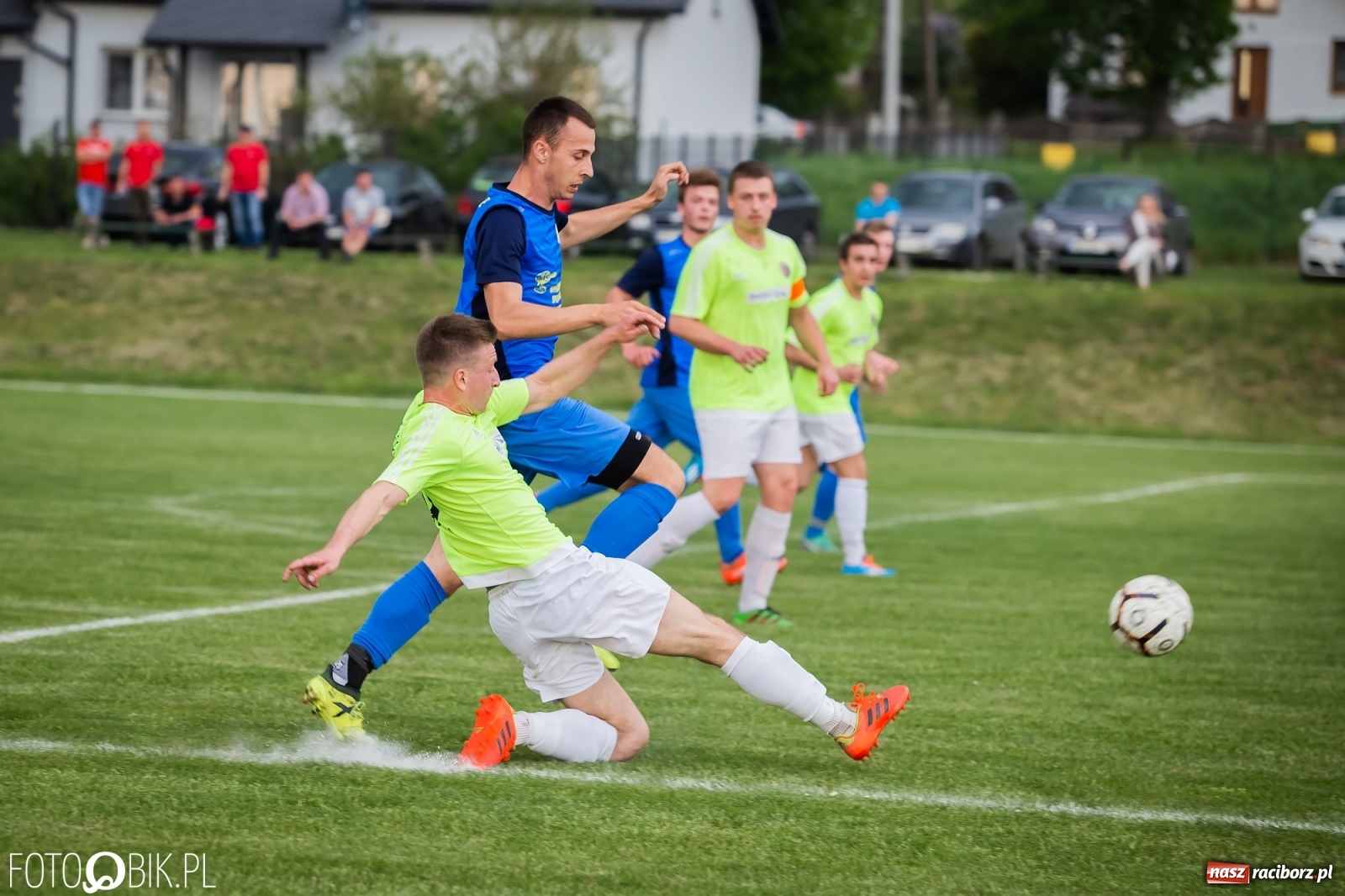 Zdjęcie w galerii na portalu naszraciborz.pl: Trzy do zera, wicelider żegna outsidera [FOTO] wiadomości z regionu