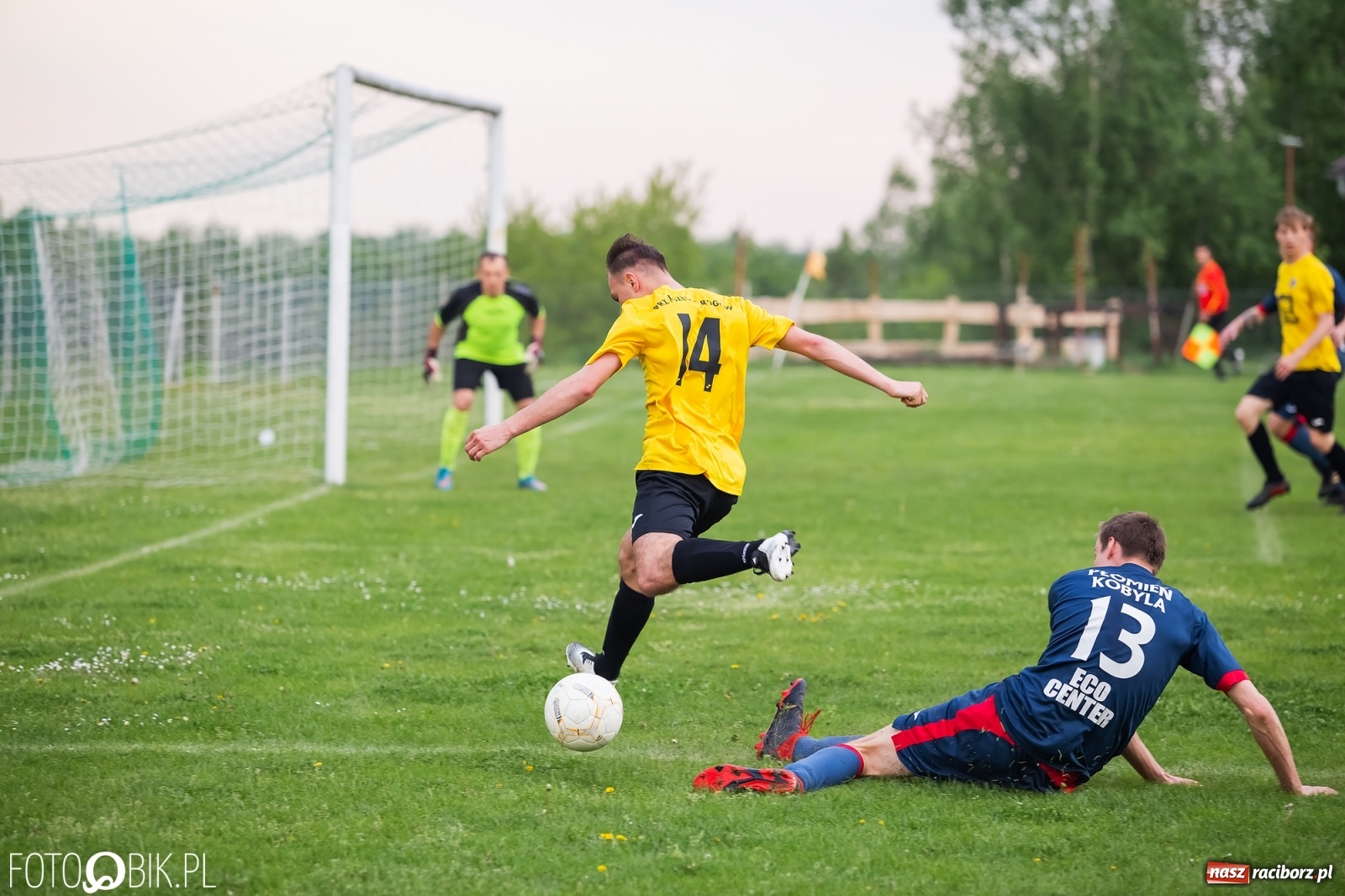 Zdjęcie w galerii na portalu naszraciborz.pl: Choć bardzo się starali, goli nie strzelali [FOTO] wiadomości z regionu