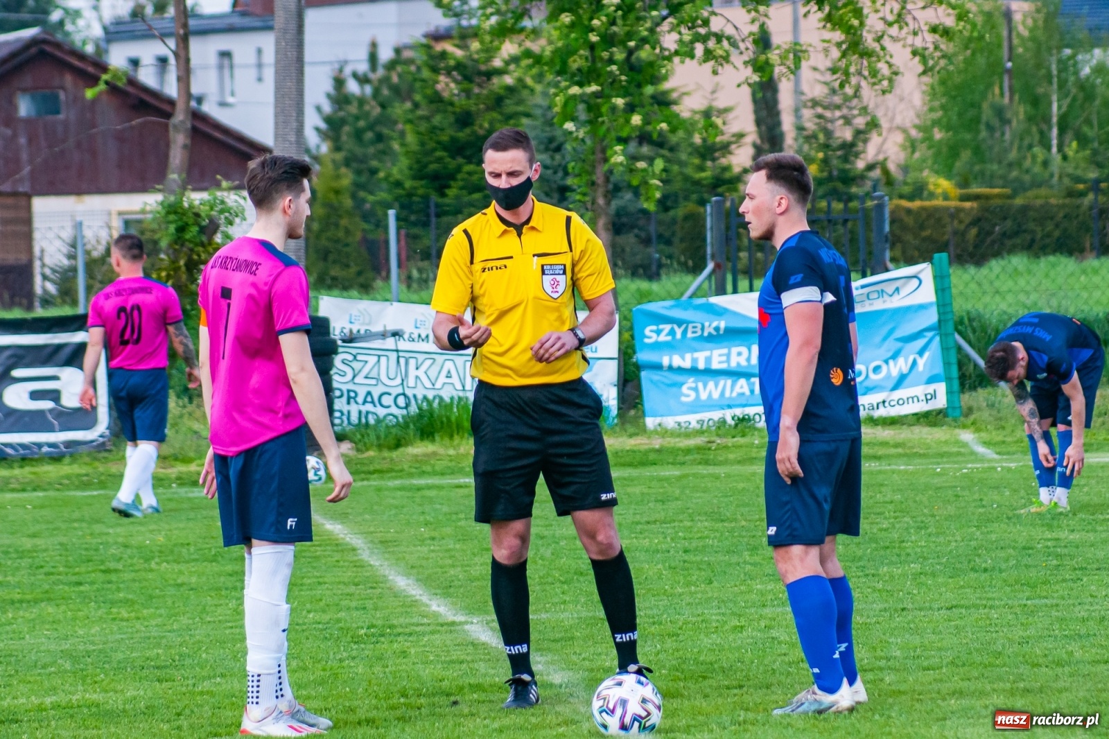 Zdjęcie w galerii na portalu naszraciborz.pl: Czwartoligowiec okazał się za mocny. Krzyżanowice za burtą Pucharu Polski [FOTO] wiadomości z regionu