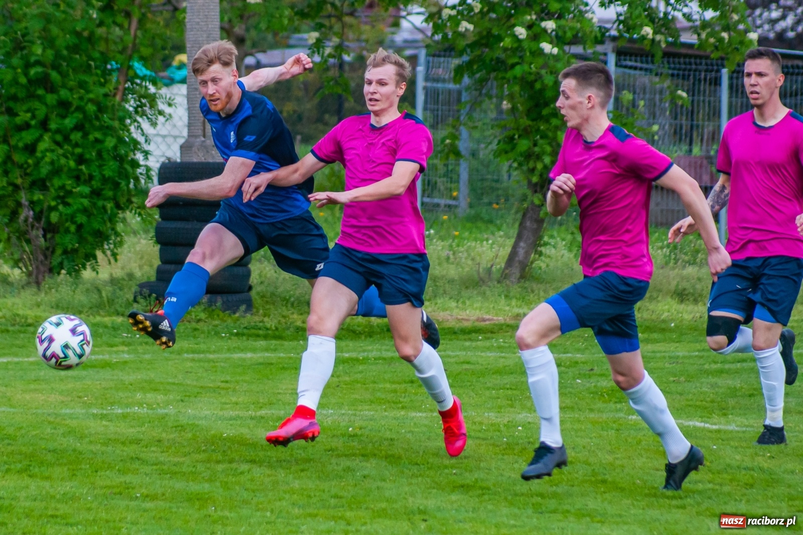 Zdjęcie w galerii na portalu naszraciborz.pl: Czwartoligowiec okazał się za mocny. Krzyżanowice za burtą Pucharu Polski [FOTO] wiadomości z regionu