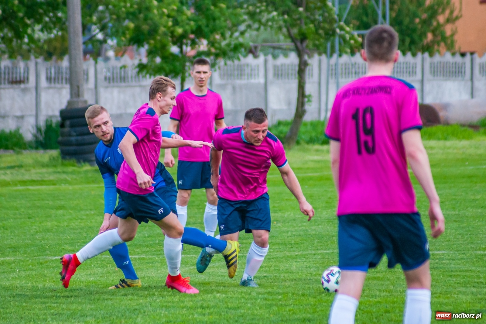 Zdjęcie w galerii na portalu naszraciborz.pl: Czwartoligowiec okazał się za mocny. Krzyżanowice za burtą Pucharu Polski [FOTO] wiadomości z regionu