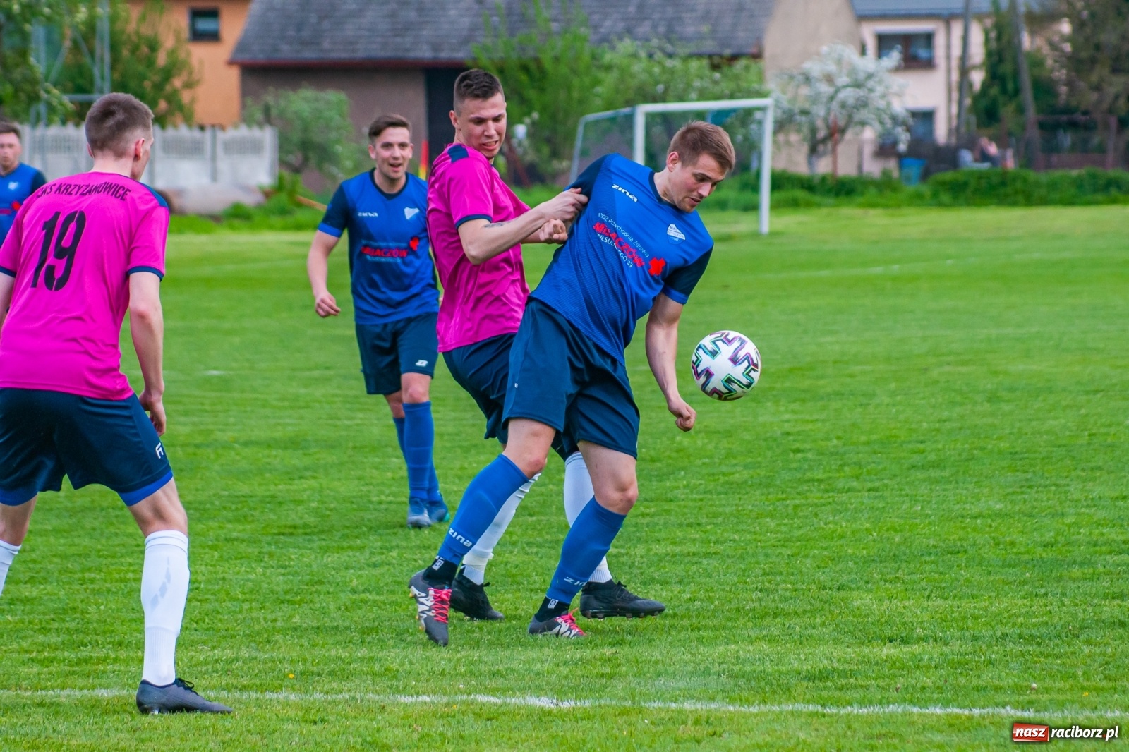 Zdjęcie w galerii na portalu naszraciborz.pl: Czwartoligowiec okazał się za mocny. Krzyżanowice za burtą Pucharu Polski [FOTO] wiadomości z regionu