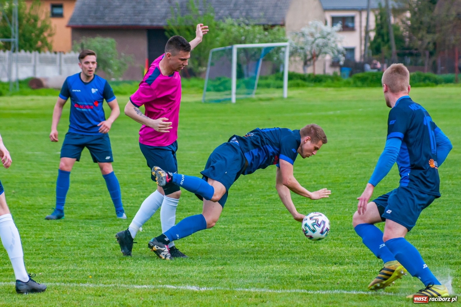 Zdjęcie w galerii na portalu naszraciborz.pl: Czwartoligowiec okazał się za mocny. Krzyżanowice za burtą Pucharu Polski [FOTO] wiadomości z regionu