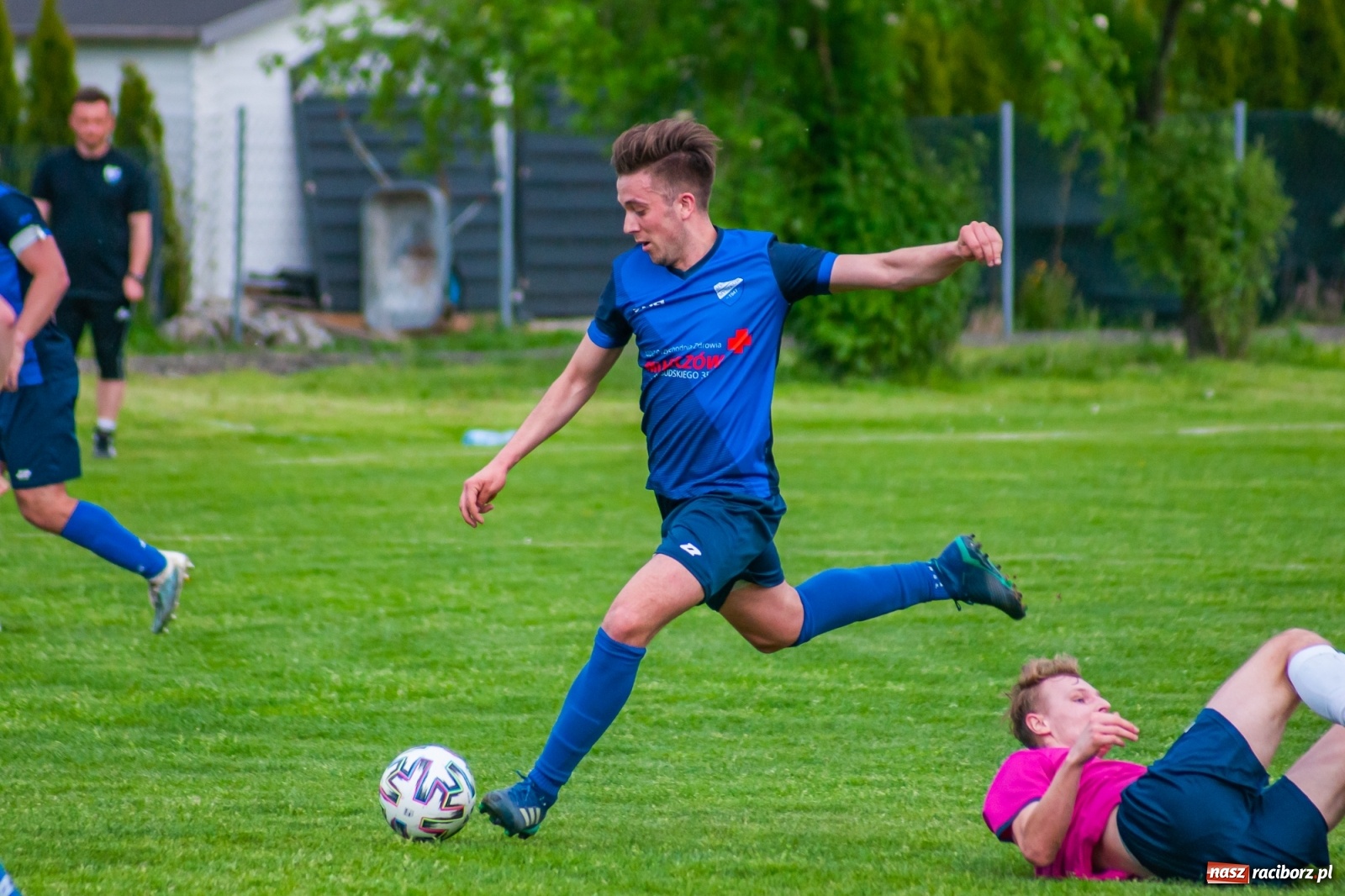 Zdjęcie w galerii na portalu naszraciborz.pl: Czwartoligowiec okazał się za mocny. Krzyżanowice za burtą Pucharu Polski [FOTO] wiadomości z regionu
