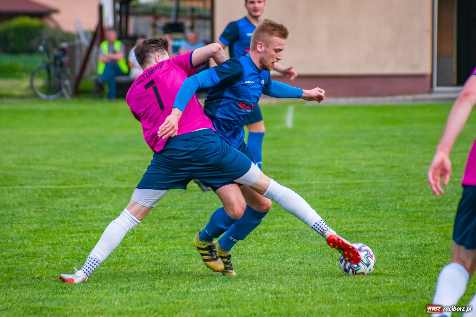 Zdjęcie w galerii na portalu naszraciborz.pl: Czwartoligowiec okazał się za mocny. Krzyżanowice za burtą Pucharu Polski [FOTO] wiadomości z regionu