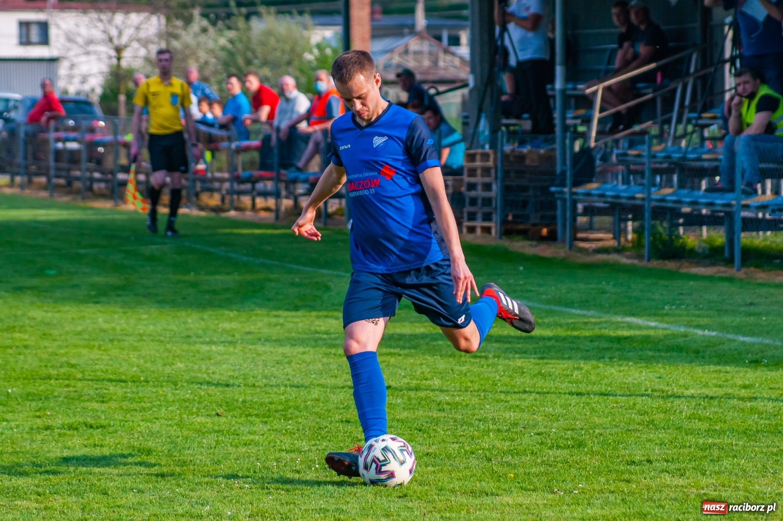 Zdjęcie w galerii na portalu naszraciborz.pl: Czwartoligowiec okazał się za mocny. Krzyżanowice za burtą Pucharu Polski [FOTO] wiadomości z regionu