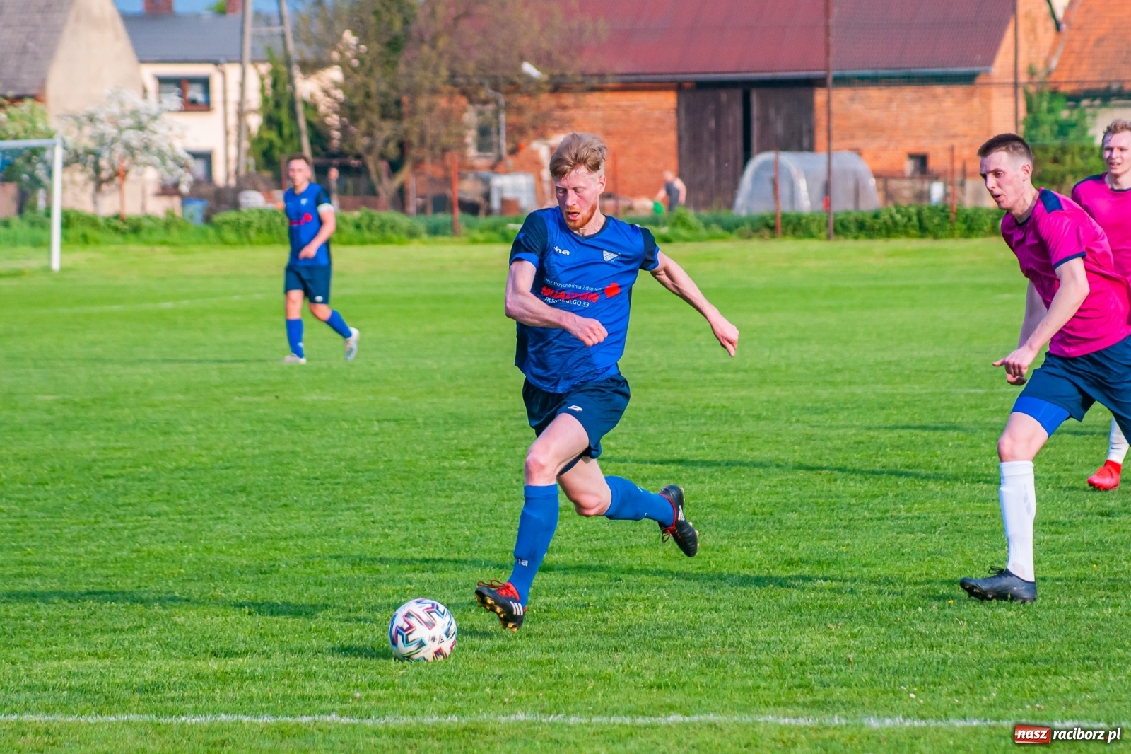 Zdjęcie w galerii na portalu naszraciborz.pl: Czwartoligowiec okazał się za mocny. Krzyżanowice za burtą Pucharu Polski [FOTO] wiadomości z regionu