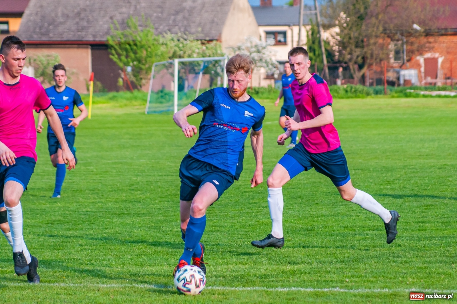 Zdjęcie w galerii na portalu naszraciborz.pl: Czwartoligowiec okazał się za mocny. Krzyżanowice za burtą Pucharu Polski [FOTO] wiadomości z regionu