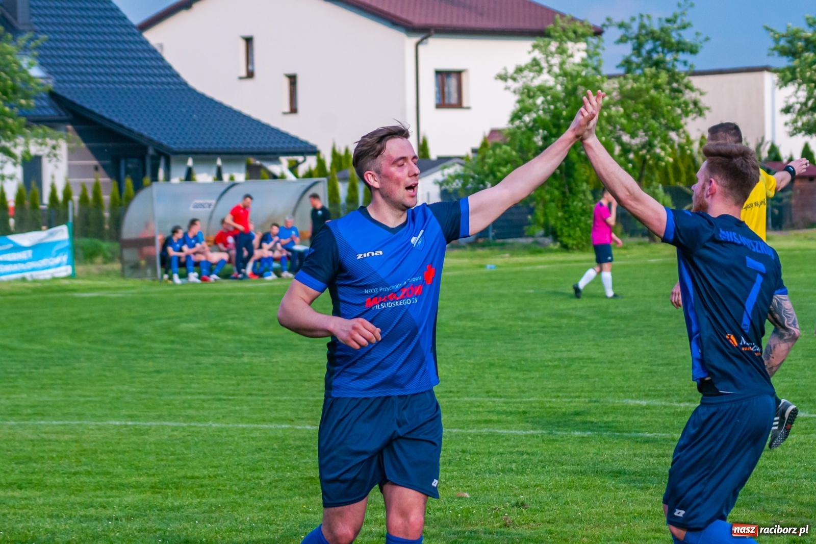 Zdjęcie w galerii na portalu naszraciborz.pl: Czwartoligowiec okazał się za mocny. Krzyżanowice za burtą Pucharu Polski [FOTO] wiadomości z regionu