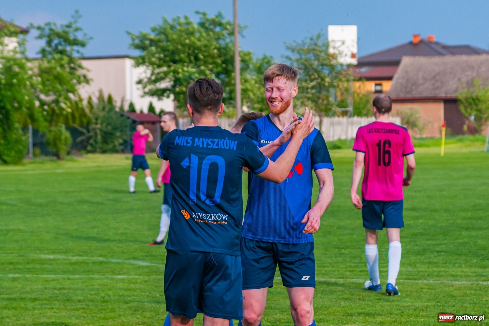 Zdjęcie w galerii na portalu naszraciborz.pl: Czwartoligowiec okazał się za mocny. Krzyżanowice za burtą Pucharu Polski [FOTO] wiadomości z regionu