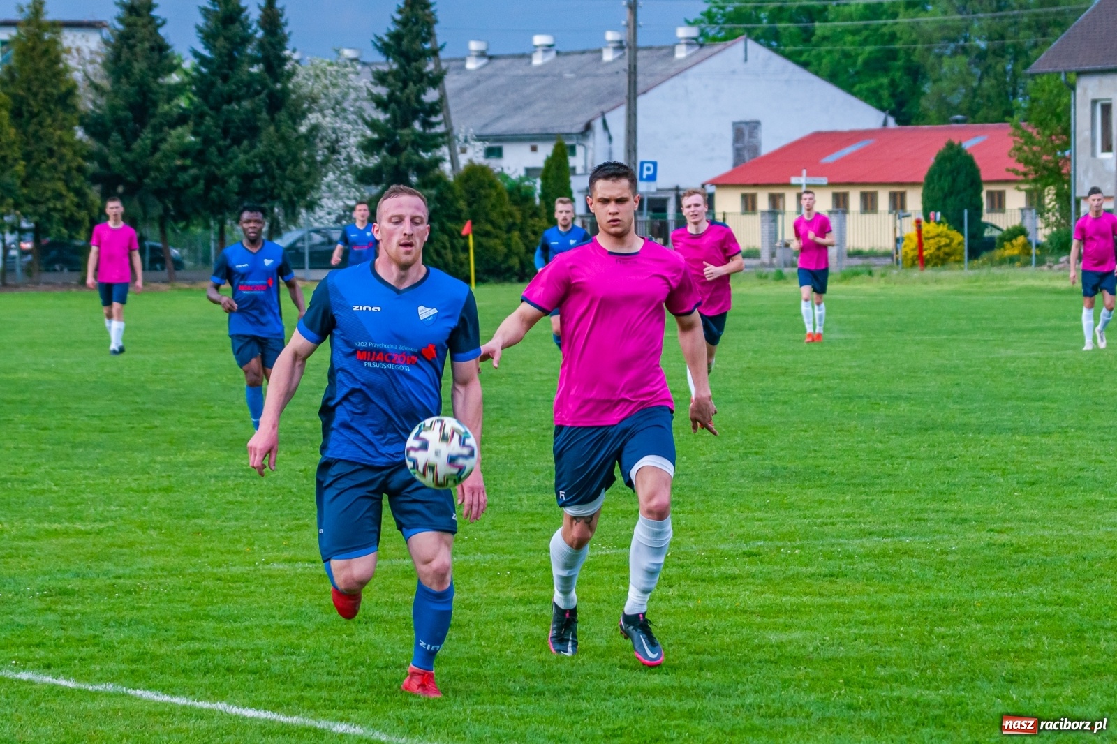Zdjęcie w galerii na portalu naszraciborz.pl: Czwartoligowiec okazał się za mocny. Krzyżanowice za burtą Pucharu Polski [FOTO] wiadomości z regionu