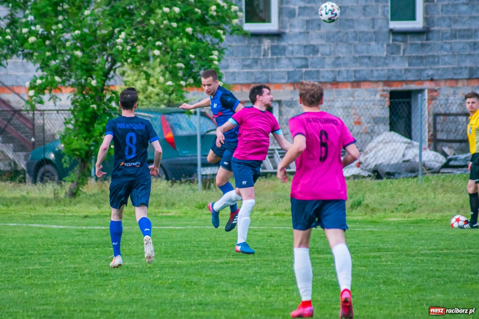 Zdjęcie w galerii na portalu naszraciborz.pl: Czwartoligowiec okazał się za mocny. Krzyżanowice za burtą Pucharu Polski [FOTO] wiadomości z regionu