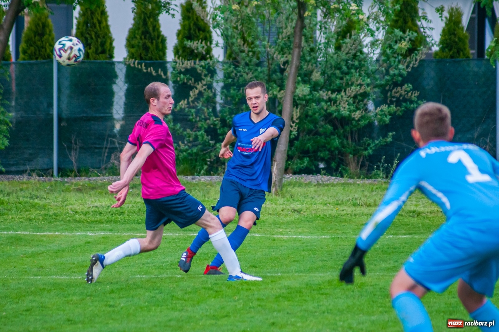 Zdjęcie w galerii na portalu naszraciborz.pl: Czwartoligowiec okazał się za mocny. Krzyżanowice za burtą Pucharu Polski [FOTO] wiadomości z regionu