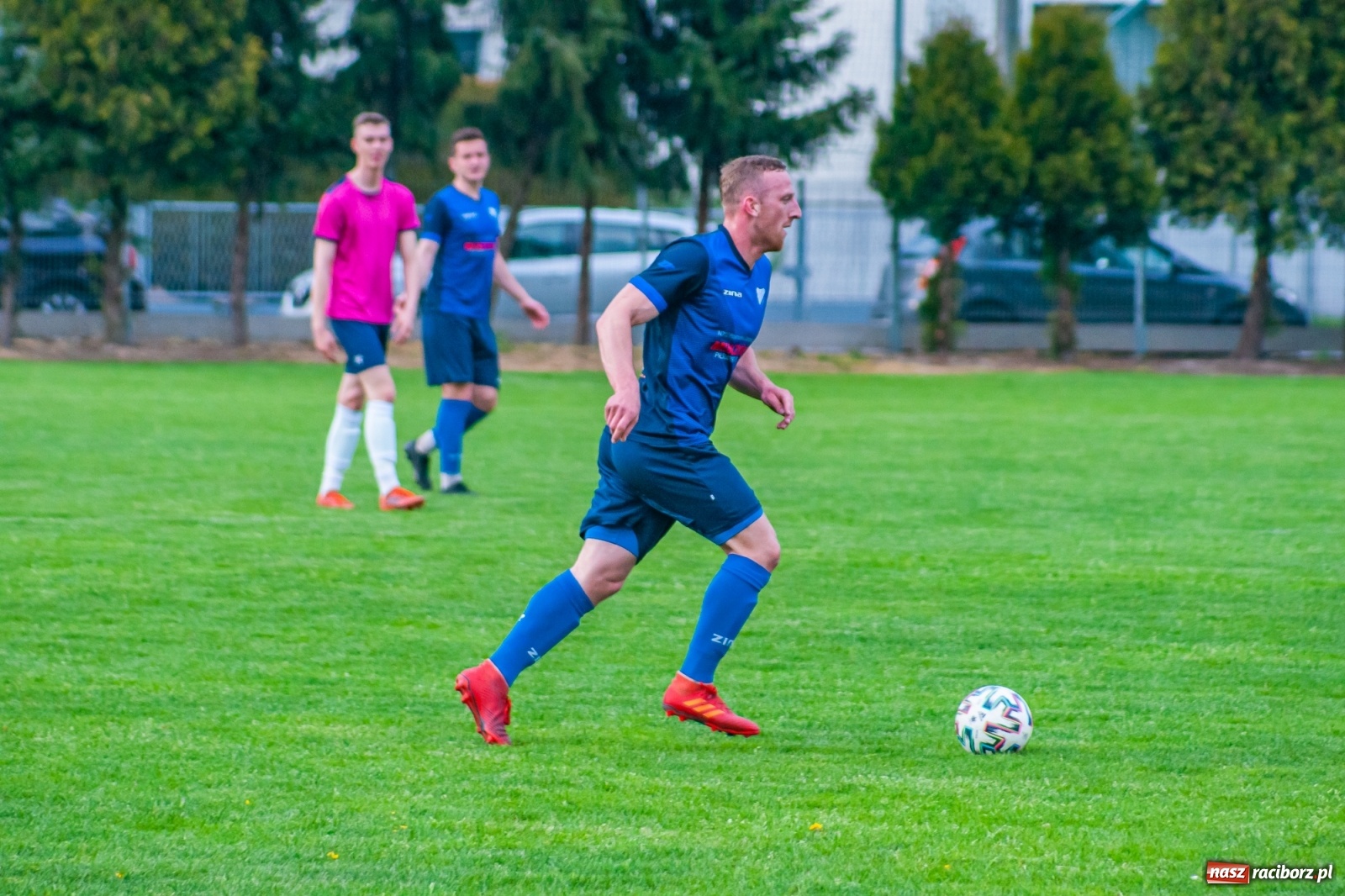 Zdjęcie w galerii na portalu naszraciborz.pl: Czwartoligowiec okazał się za mocny. Krzyżanowice za burtą Pucharu Polski [FOTO] wiadomości z regionu
