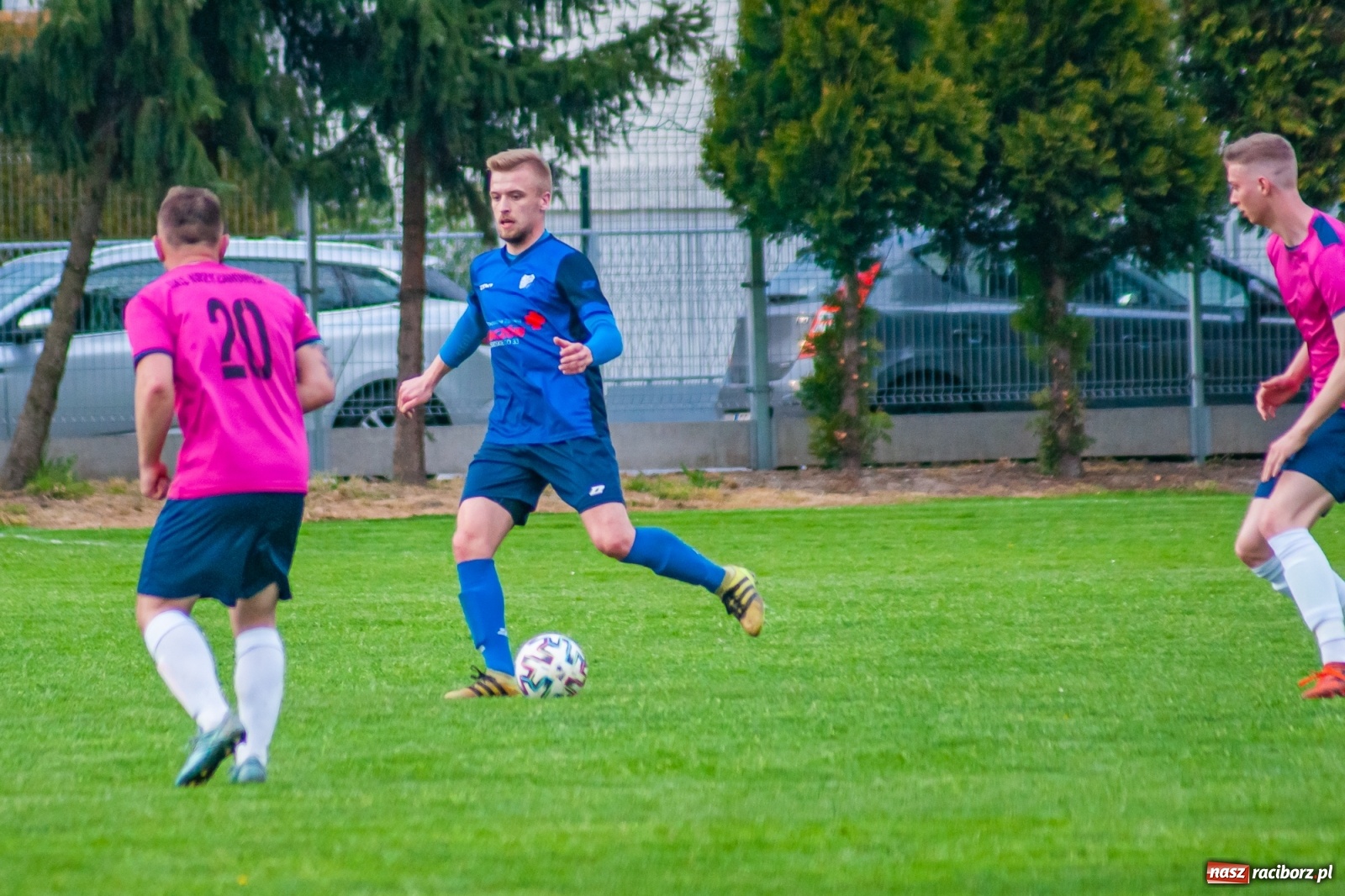 Zdjęcie w galerii na portalu naszraciborz.pl: Czwartoligowiec okazał się za mocny. Krzyżanowice za burtą Pucharu Polski [FOTO] wiadomości z regionu