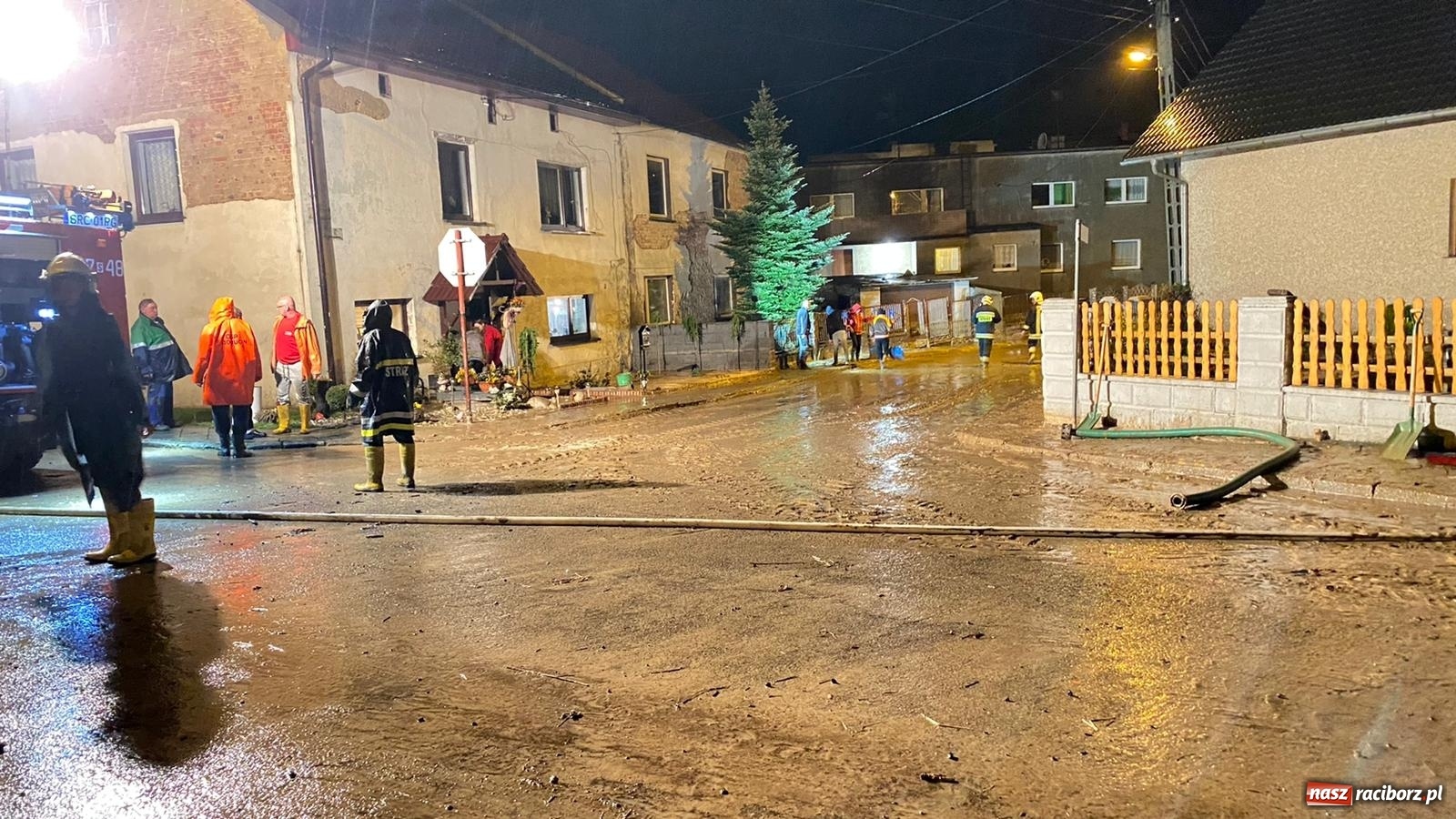 Zdjęcie w galerii na portalu naszraciborz.pl: Obraz zniszczeń. Przez powiat raciborski przeszła nawałnica  [FOTO i WIDEO] wiadomości z regionu