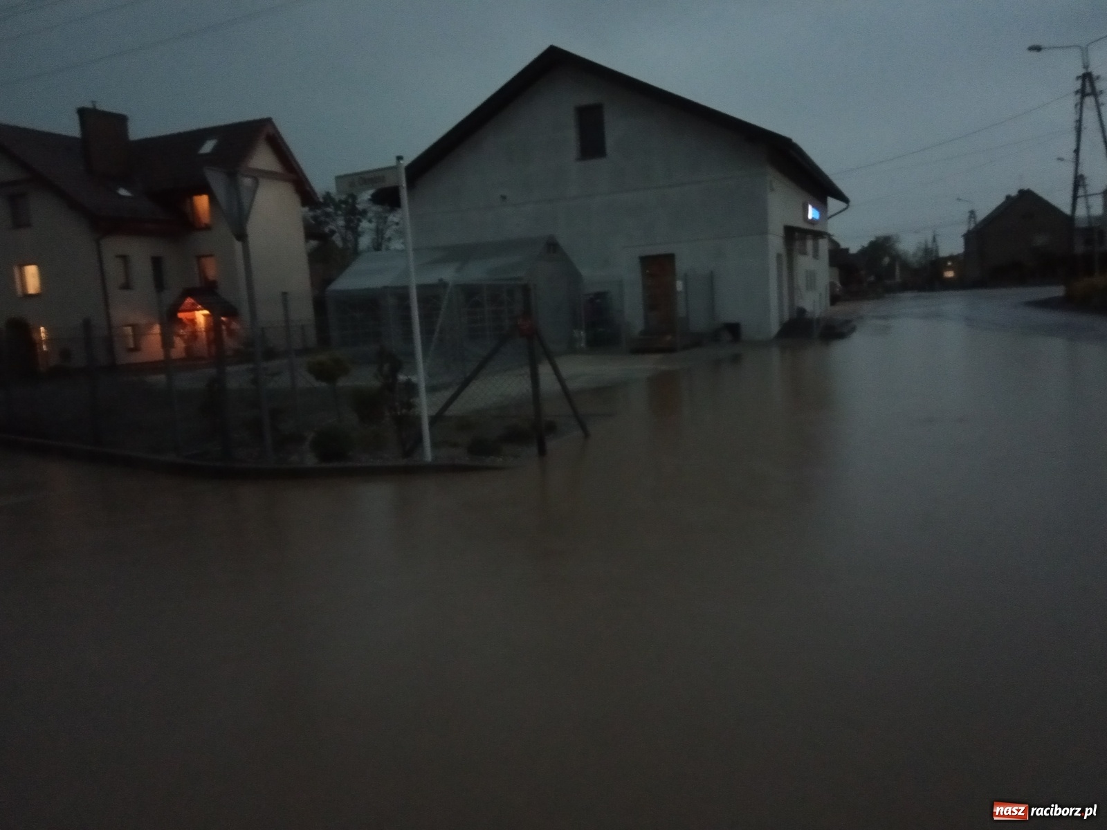 Zdjęcie w galerii na portalu naszraciborz.pl: Skutki burzy nad gminą Krzyżanowice [FOTO] wiadomości z regionu