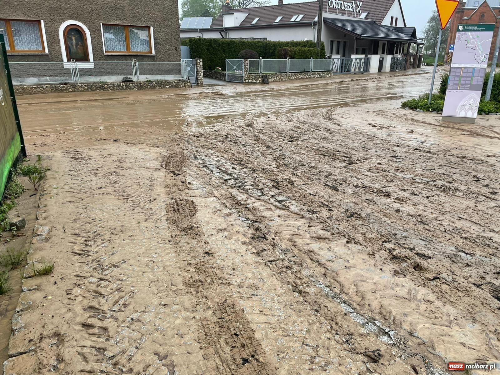 Zdjęcie w galerii na portalu naszraciborz.pl: Skutki burzy nad gminą Krzyżanowice [FOTO] wiadomości z regionu