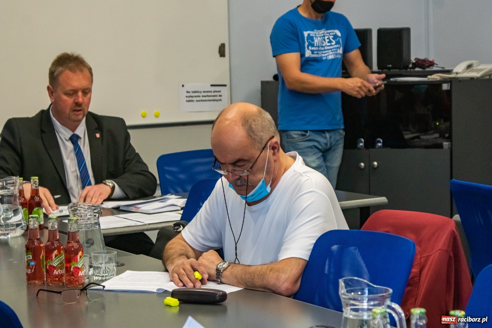 Zdjęcie w galerii na portalu naszraciborz.pl: Konserwator to nie restaurator - w ratuszu spierano się w sprawie ogródków na rynku wiadomości z regionu