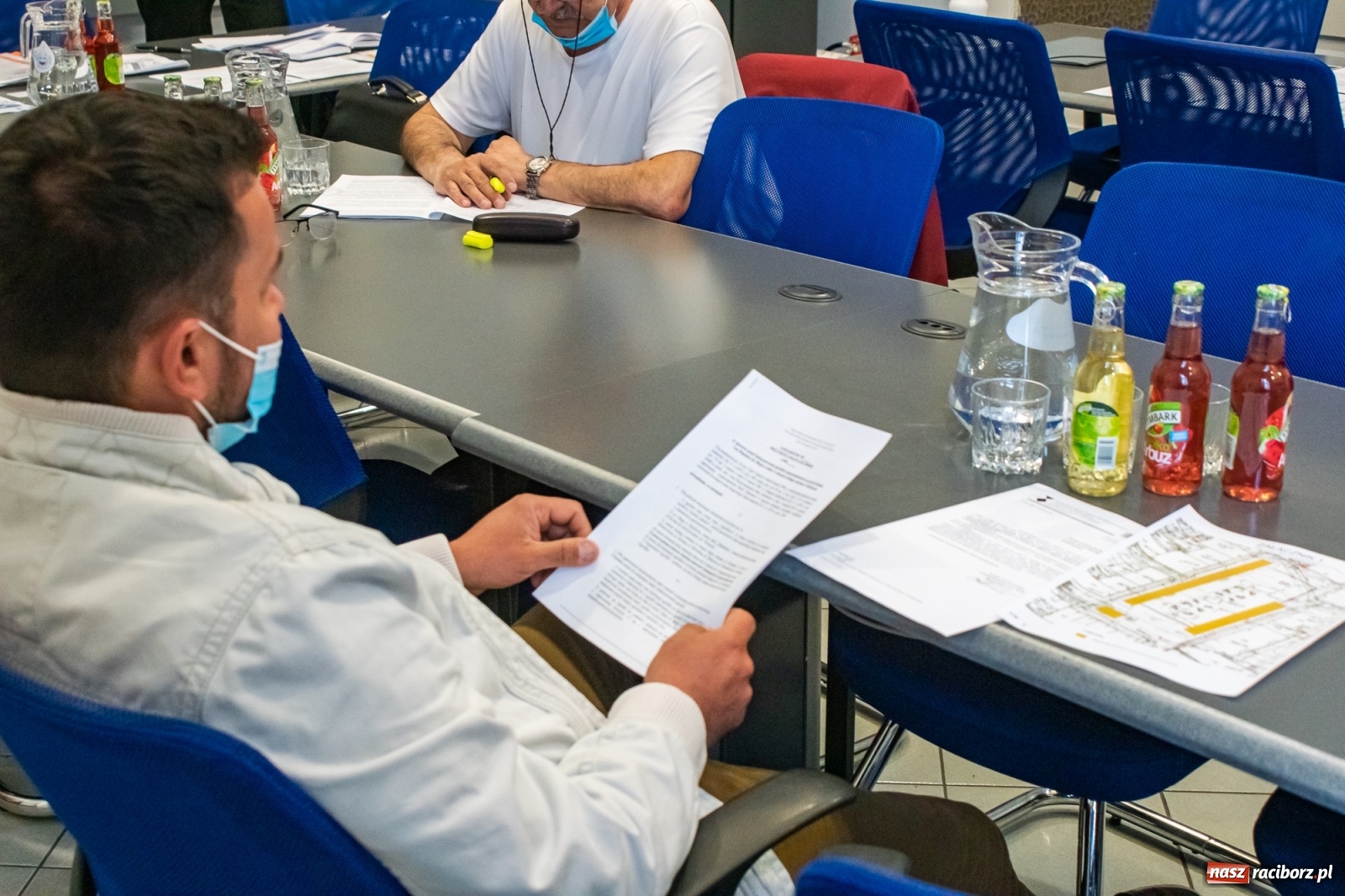 Zdjęcie w galerii na portalu naszraciborz.pl: Konserwator to nie restaurator - w ratuszu spierano się w sprawie ogródków na rynku wiadomości z regionu