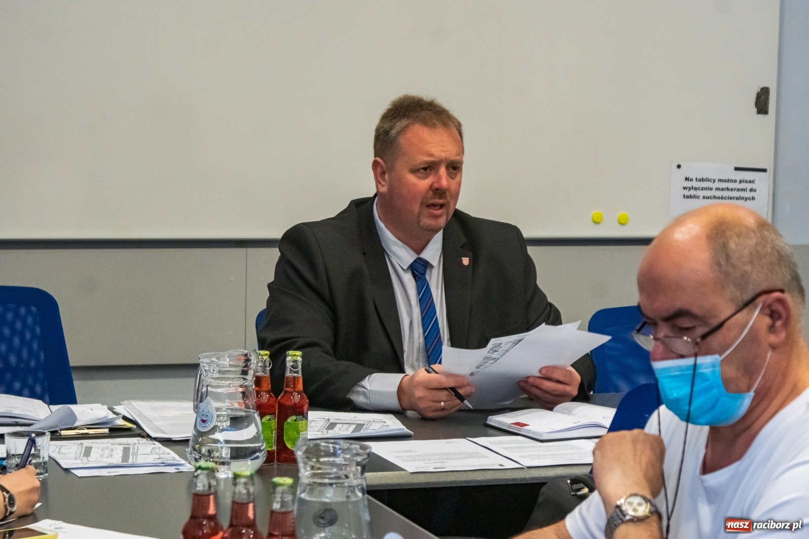 Zdjęcie w galerii na portalu naszraciborz.pl: Konserwator to nie restaurator - w ratuszu spierano się w sprawie ogródków na rynku wiadomości z regionu