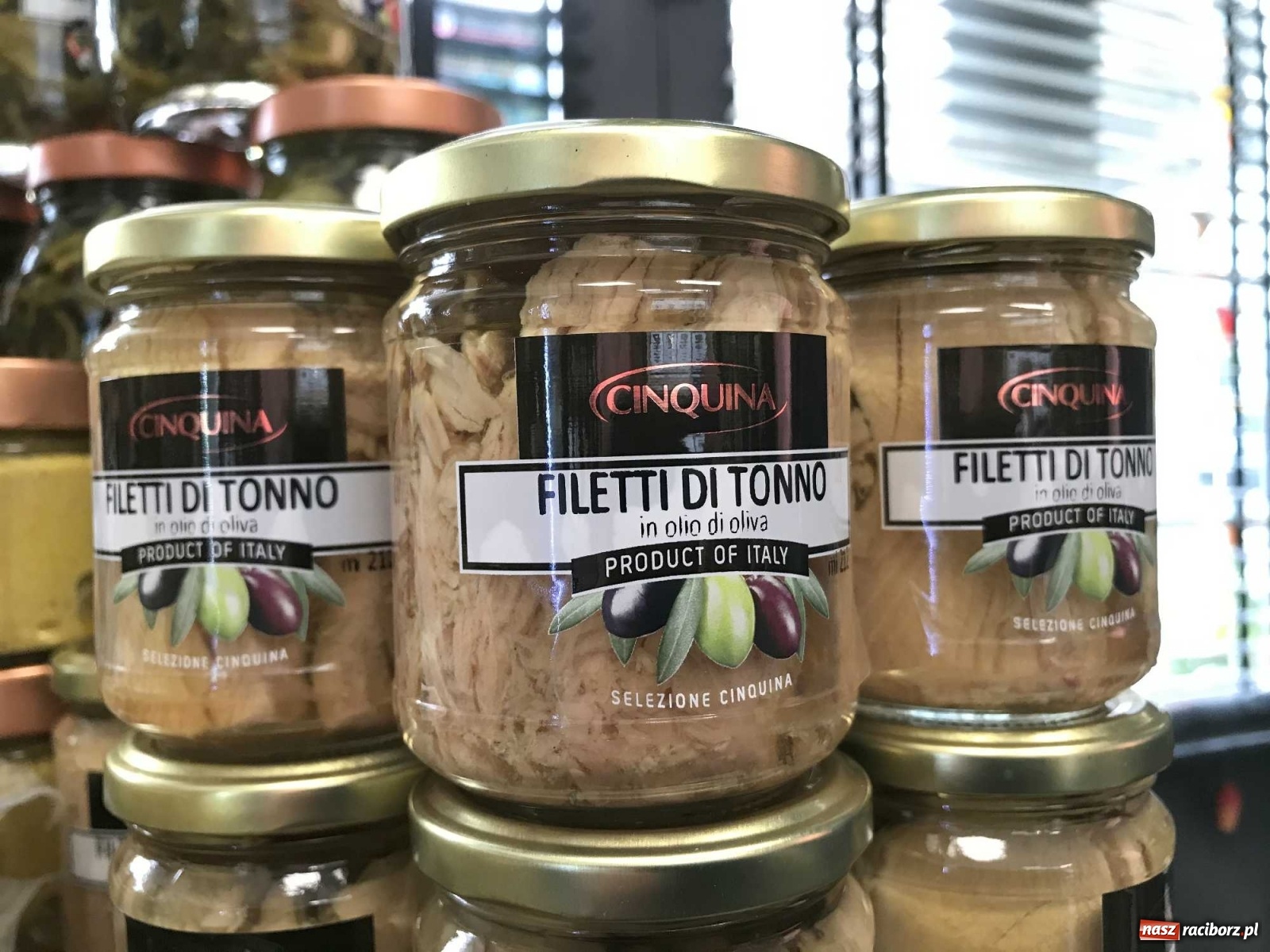 Zdjęcie w galerii na portalu naszraciborz.pl: Kawa, oliwa, filety, makarony i napoje... Nowe włoskie smakołyki na półkach delikatesów Antonio Cadau wiadomości z regionu