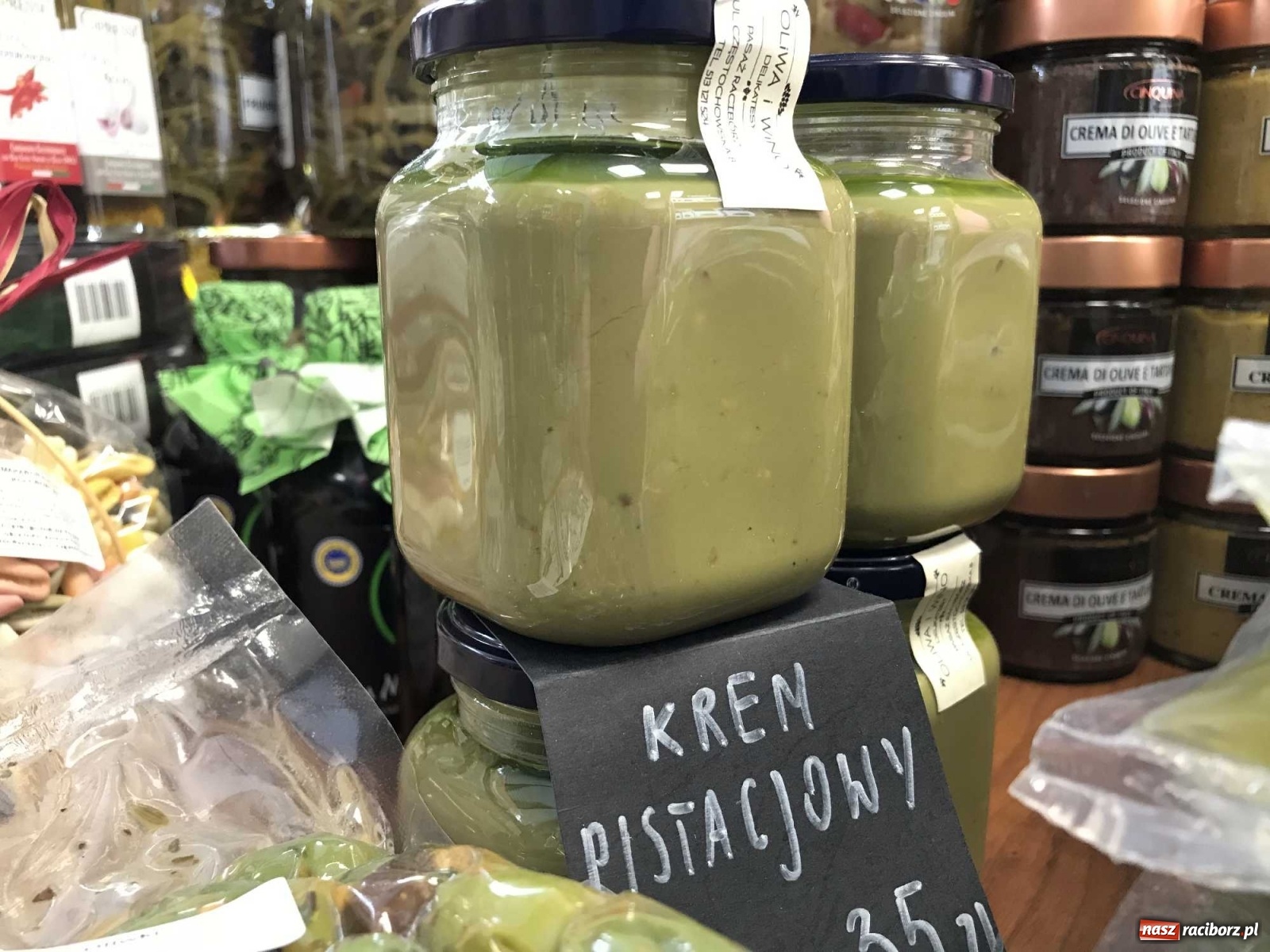 Zdjęcie w galerii na portalu naszraciborz.pl: Kawa, oliwa, filety, makarony i napoje... Nowe włoskie smakołyki na półkach delikatesów Antonio Cadau wiadomości z regionu