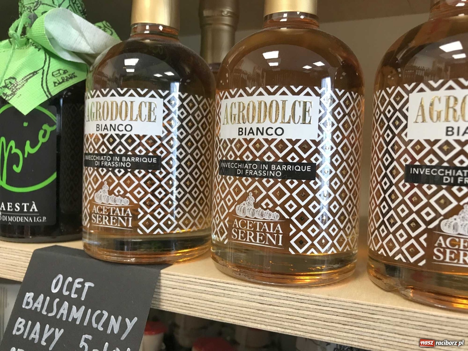 Zdjęcie w galerii na portalu naszraciborz.pl: Kawa, oliwa, filety, makarony i napoje... Nowe włoskie smakołyki na półkach delikatesów Antonio Cadau wiadomości z regionu