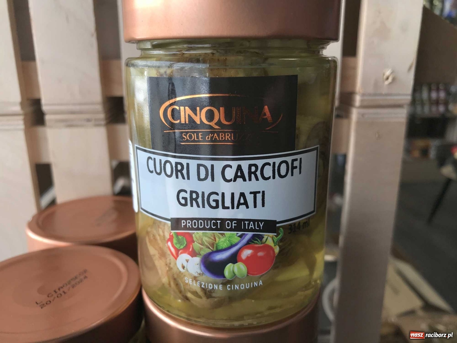 Zdjęcie w galerii na portalu naszraciborz.pl: Kawa, oliwa, filety, makarony i napoje... Nowe włoskie smakołyki na półkach delikatesów Antonio Cadau wiadomości z regionu