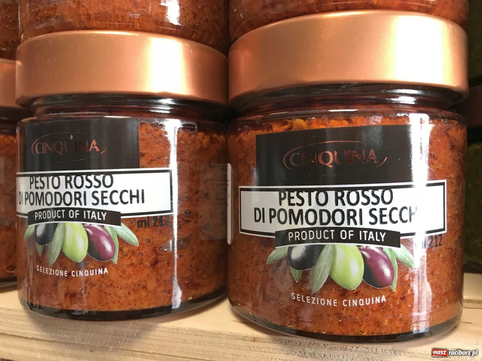 Zdjęcie w galerii na portalu naszraciborz.pl: Kawa, oliwa, filety, makarony i napoje... Nowe włoskie smakołyki na półkach delikatesów Antonio Cadau wiadomości z regionu