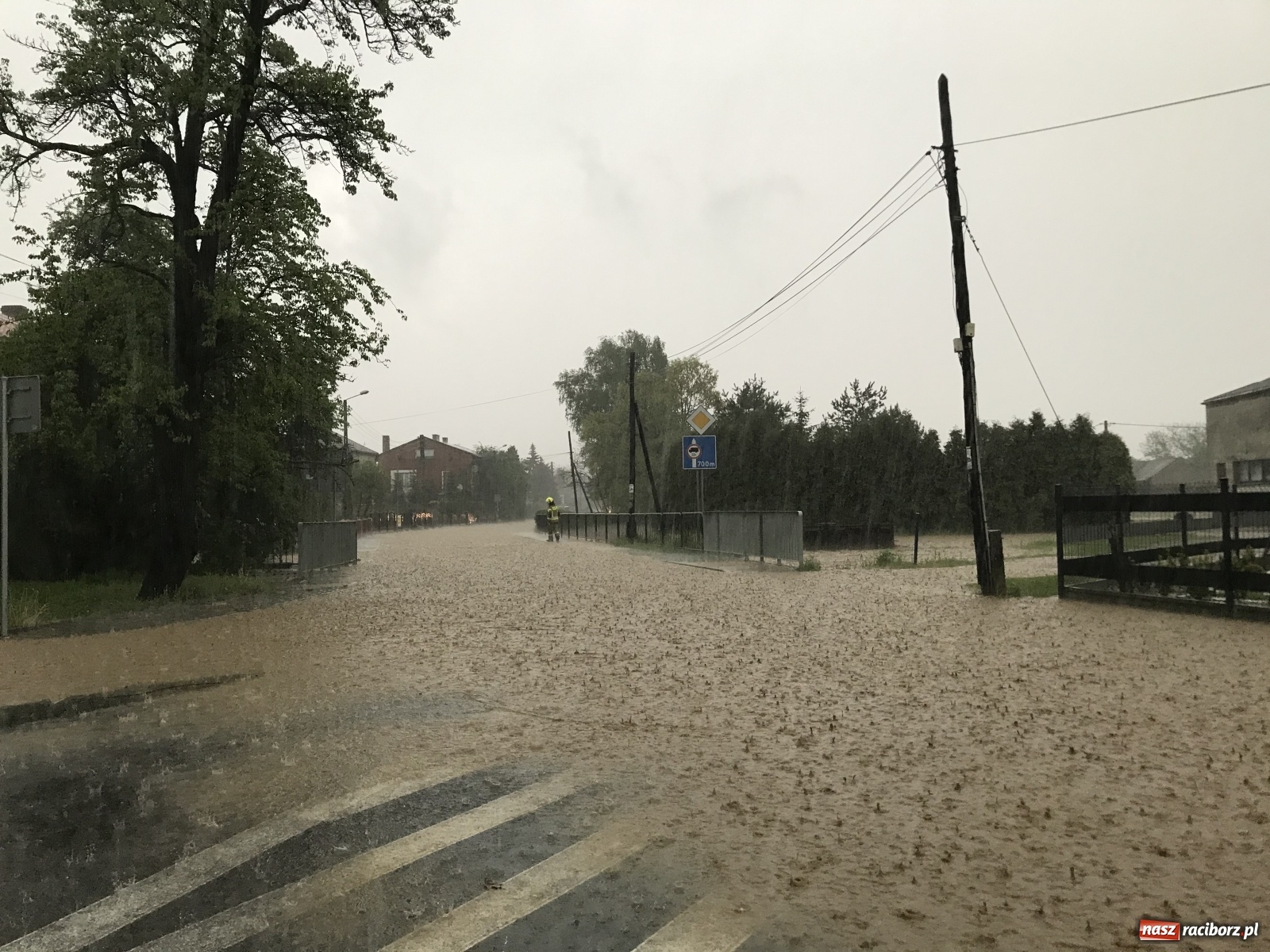 Zdjęcie w galerii na portalu naszraciborz.pl: Ponad 120 interwencji strażaków z powiatu raciborskiego. 81-latka uratowana z zalanej piwnicy wiadomości z regionu