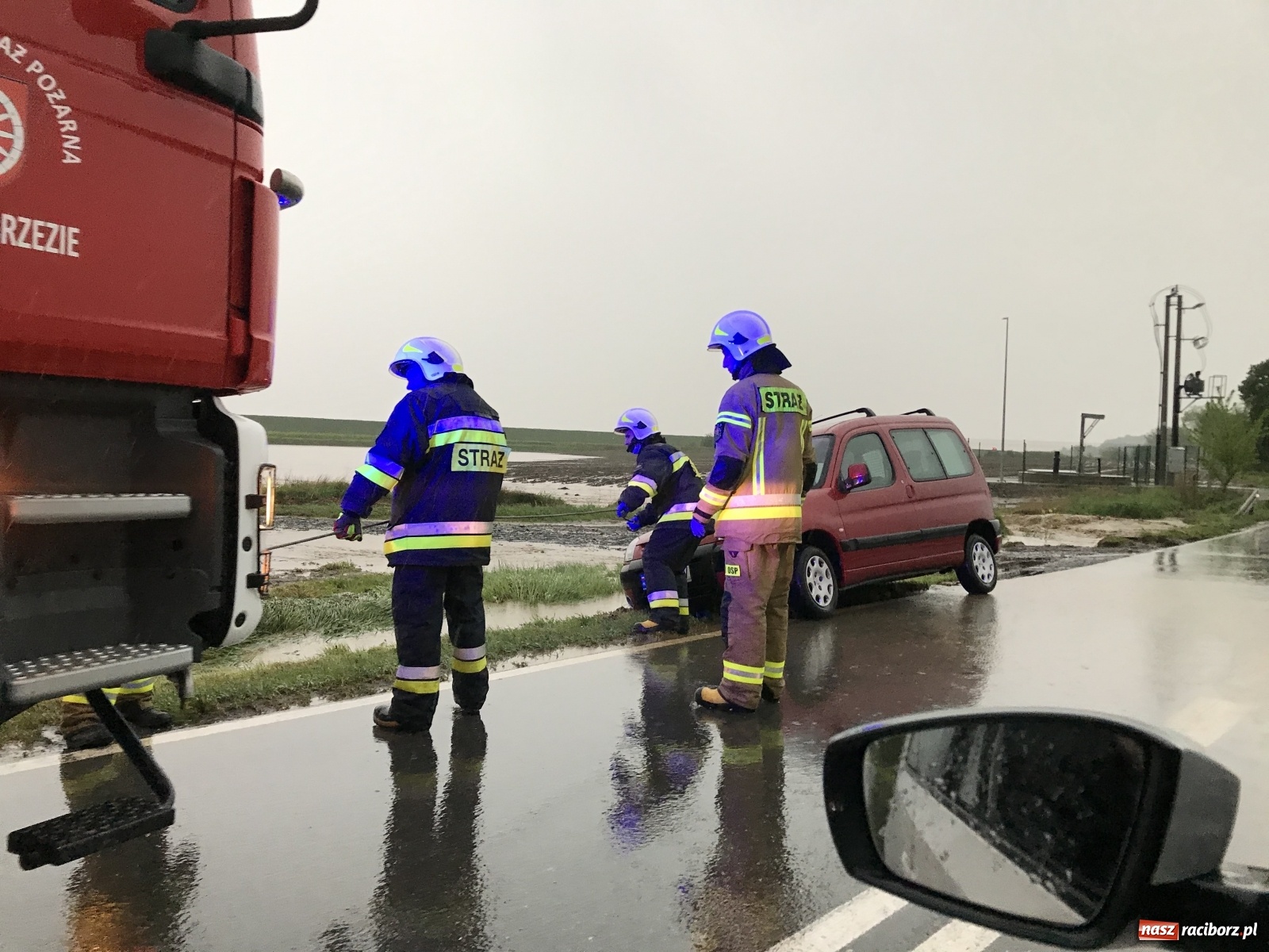 Zdjęcie w galerii na portalu naszraciborz.pl: Ponad 120 interwencji strażaków z powiatu raciborskiego. 81-latka uratowana z zalanej piwnicy wiadomości z regionu