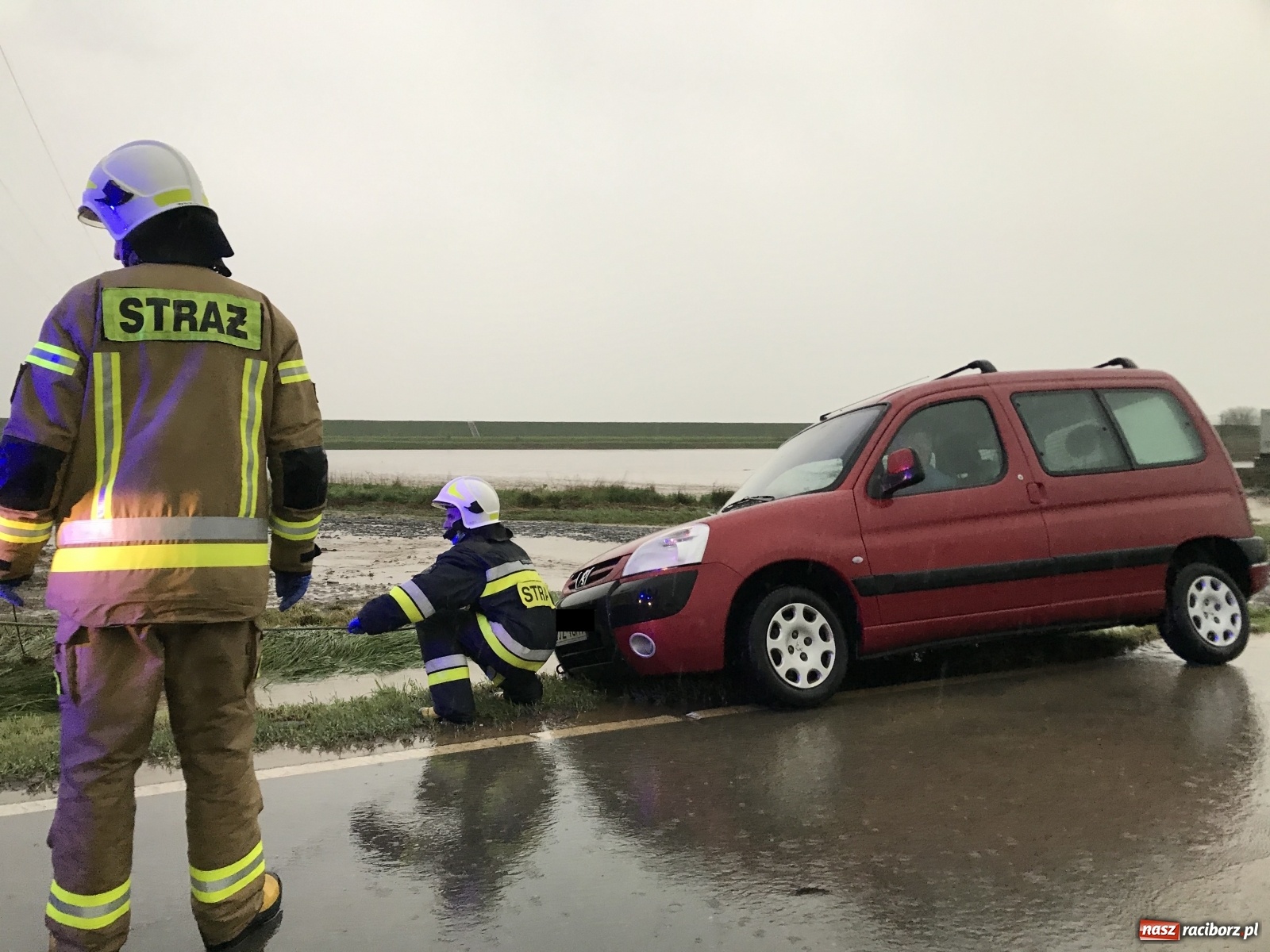 Zdjęcie w galerii na portalu naszraciborz.pl: Ponad 120 interwencji strażaków z powiatu raciborskiego. 81-latka uratowana z zalanej piwnicy wiadomości z regionu
