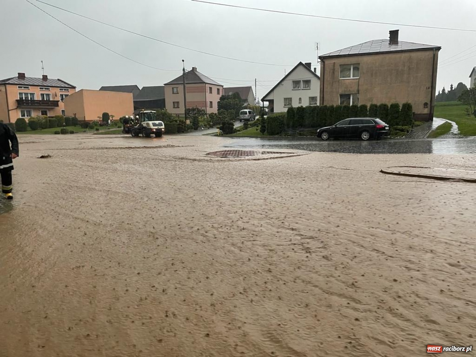 Zdjęcie w galerii na portalu naszraciborz.pl: Ponad 120 interwencji strażaków z powiatu raciborskiego. 81-latka uratowana z zalanej piwnicy wiadomości z regionu