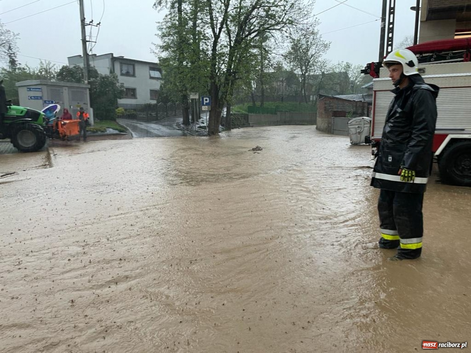 Zdjęcie w galerii na portalu naszraciborz.pl: Ponad 120 interwencji strażaków z powiatu raciborskiego. 81-latka uratowana z zalanej piwnicy wiadomości z regionu