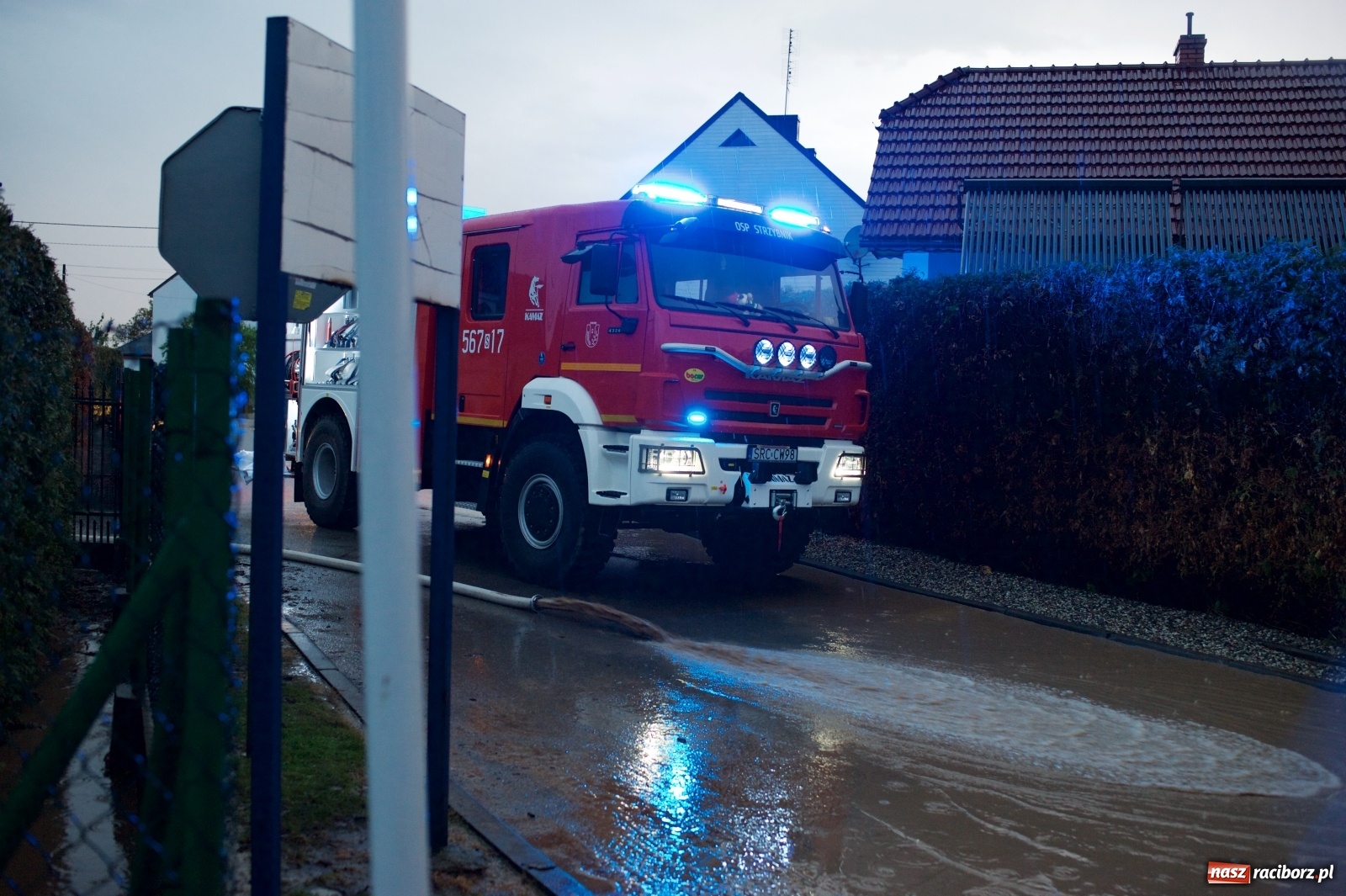 Zdjęcie w galerii na portalu naszraciborz.pl: Tworków-Nowa Wioska-Lubomia-Borucin. Nikt tu takiej wody nie widział! wiadomości z regionu