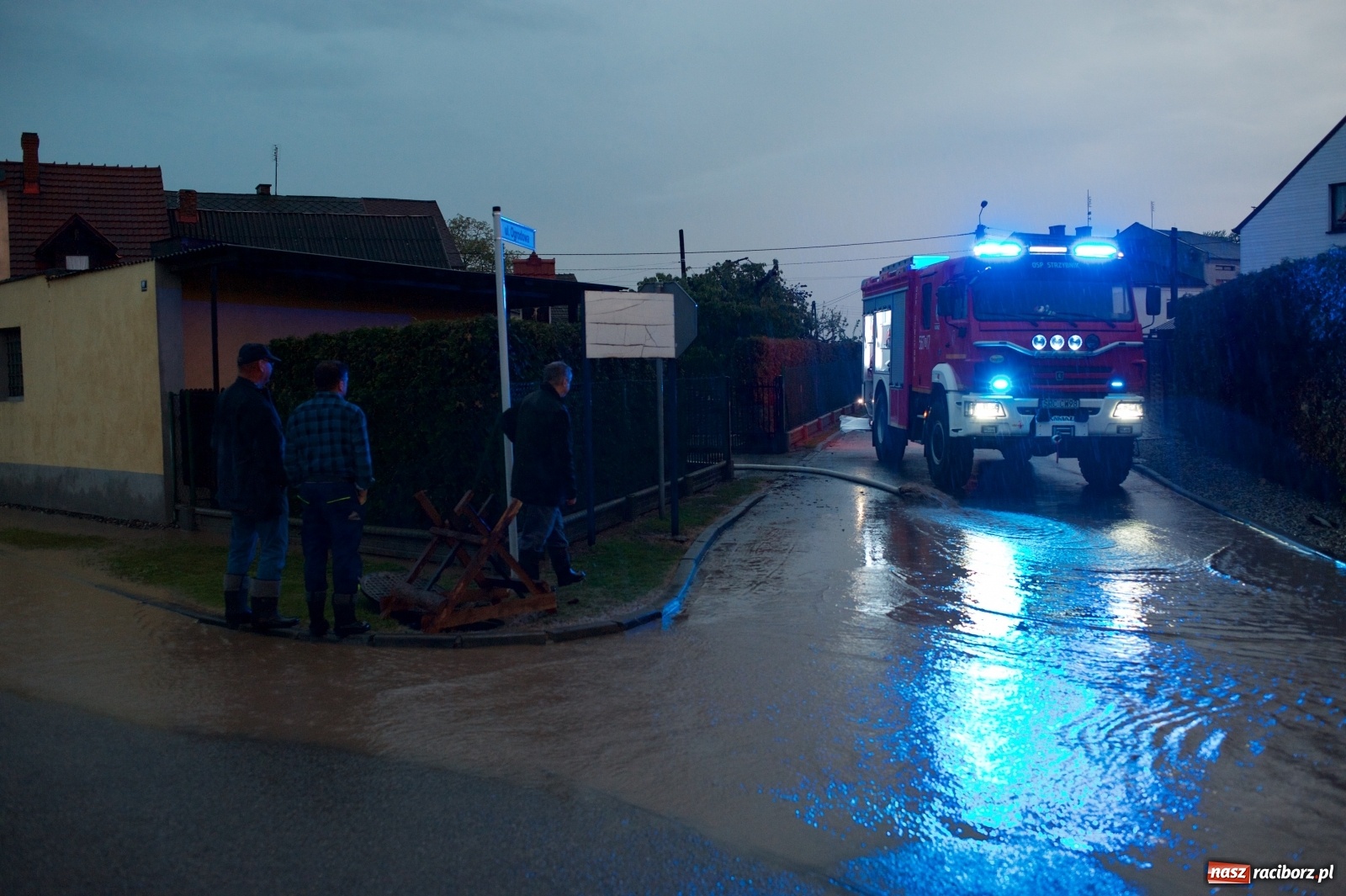 Zdjęcie w galerii na portalu naszraciborz.pl: Tworków-Nowa Wioska-Lubomia-Borucin. Nikt tu takiej wody nie widział! wiadomości z regionu