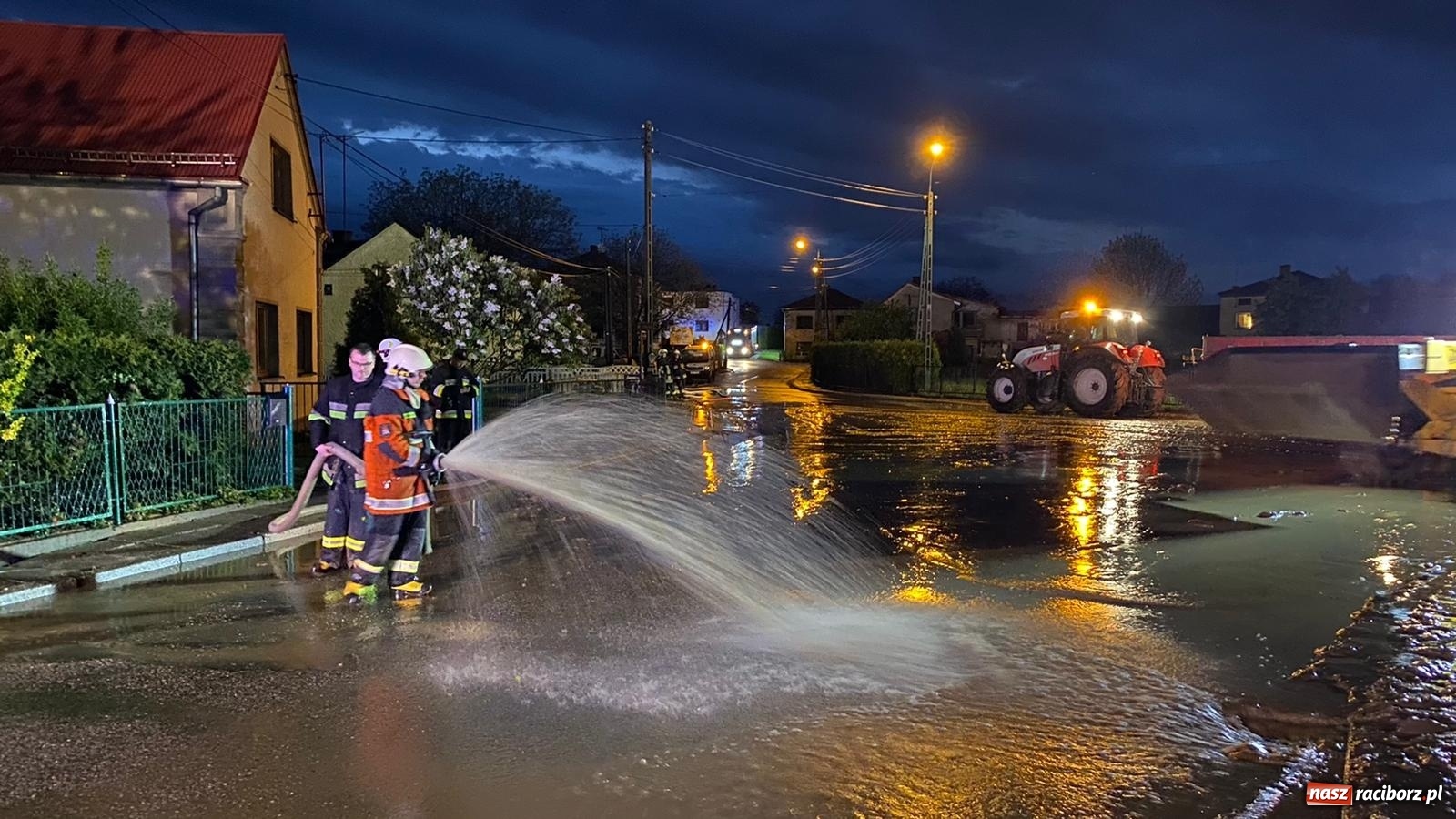 Zdjęcie w galerii na portalu naszraciborz.pl: Tworków-Nowa Wioska-Lubomia-Borucin. Nikt tu takiej wody nie widział! wiadomości z regionu