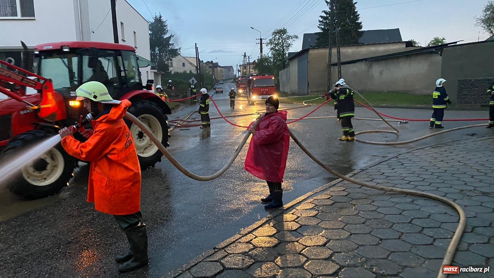 Zdjęcie w galerii na portalu naszraciborz.pl: Tworków-Nowa Wioska-Lubomia-Borucin. Nikt tu takiej wody nie widział! wiadomości z regionu