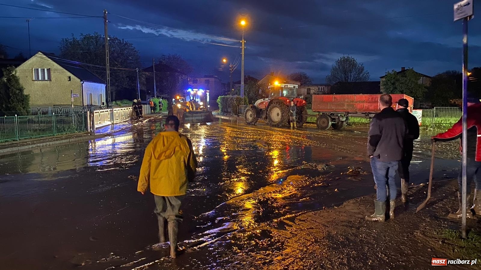 Zdjęcie w galerii na portalu naszraciborz.pl: Tworków-Nowa Wioska-Lubomia-Borucin. Nikt tu takiej wody nie widział! wiadomości z regionu