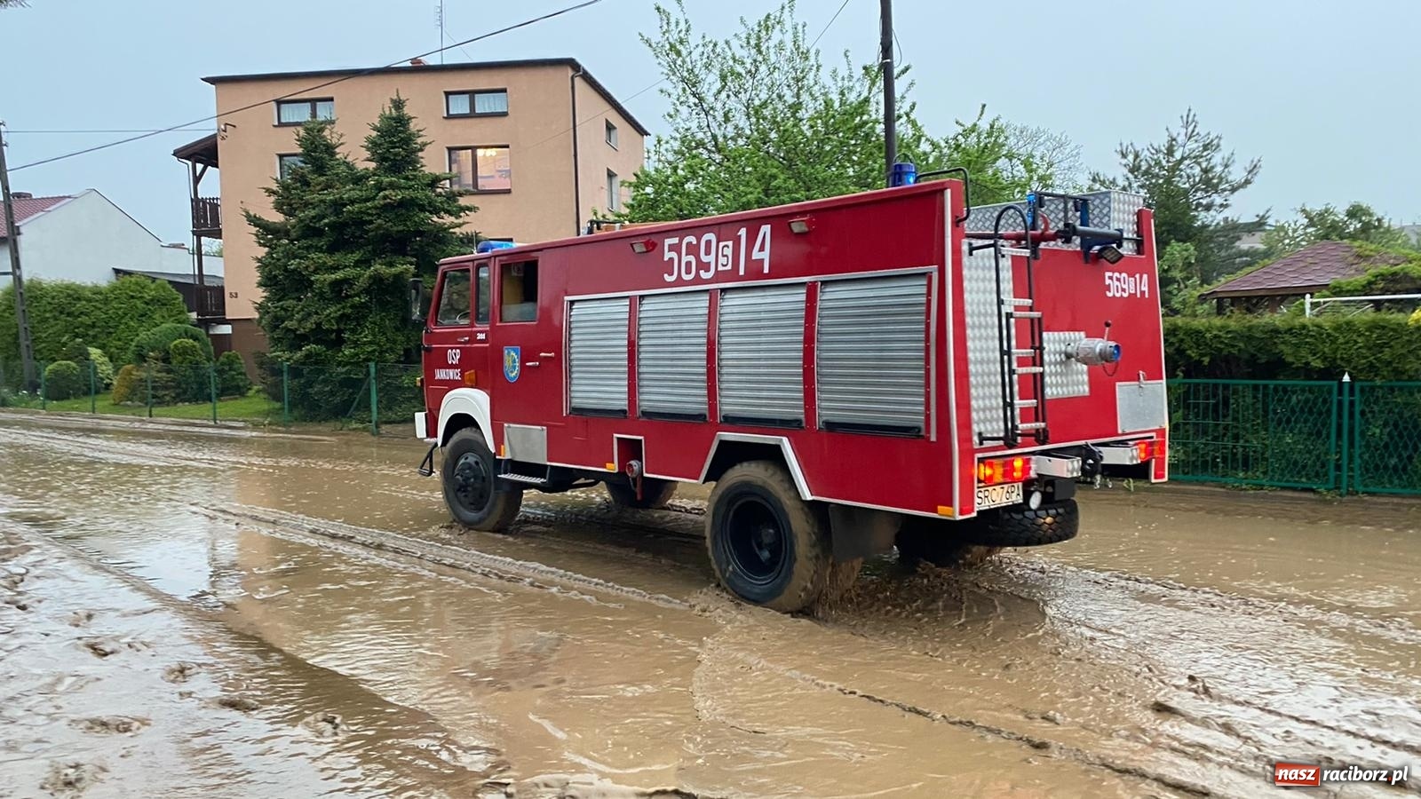 Zdjęcie w galerii na portalu naszraciborz.pl: Tworków-Nowa Wioska-Lubomia-Borucin. Nikt tu takiej wody nie widział! wiadomości z regionu