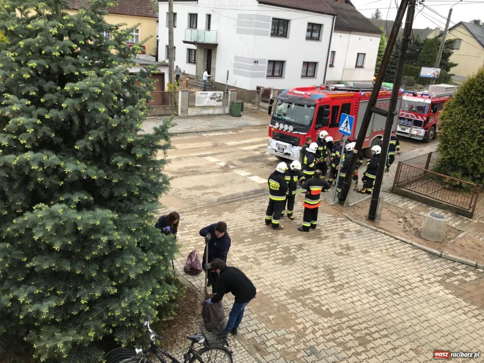 Zdjęcie w galerii na portalu naszraciborz.pl: Powiat raciborski po nawałnicy. Rowy i kanalizacje są zapchane błotem. Każdy deszcz jest groźny! wiadomości z regionu