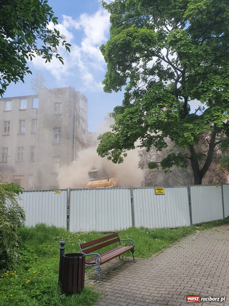 Zdjęcie w galerii na portalu naszraciborz.pl: Wyburzają starą kamienicę przy Drzymały. Zobaczcie, co powstanie w jej miejscu [FOTO i WIDEO] wiadomości z regionu