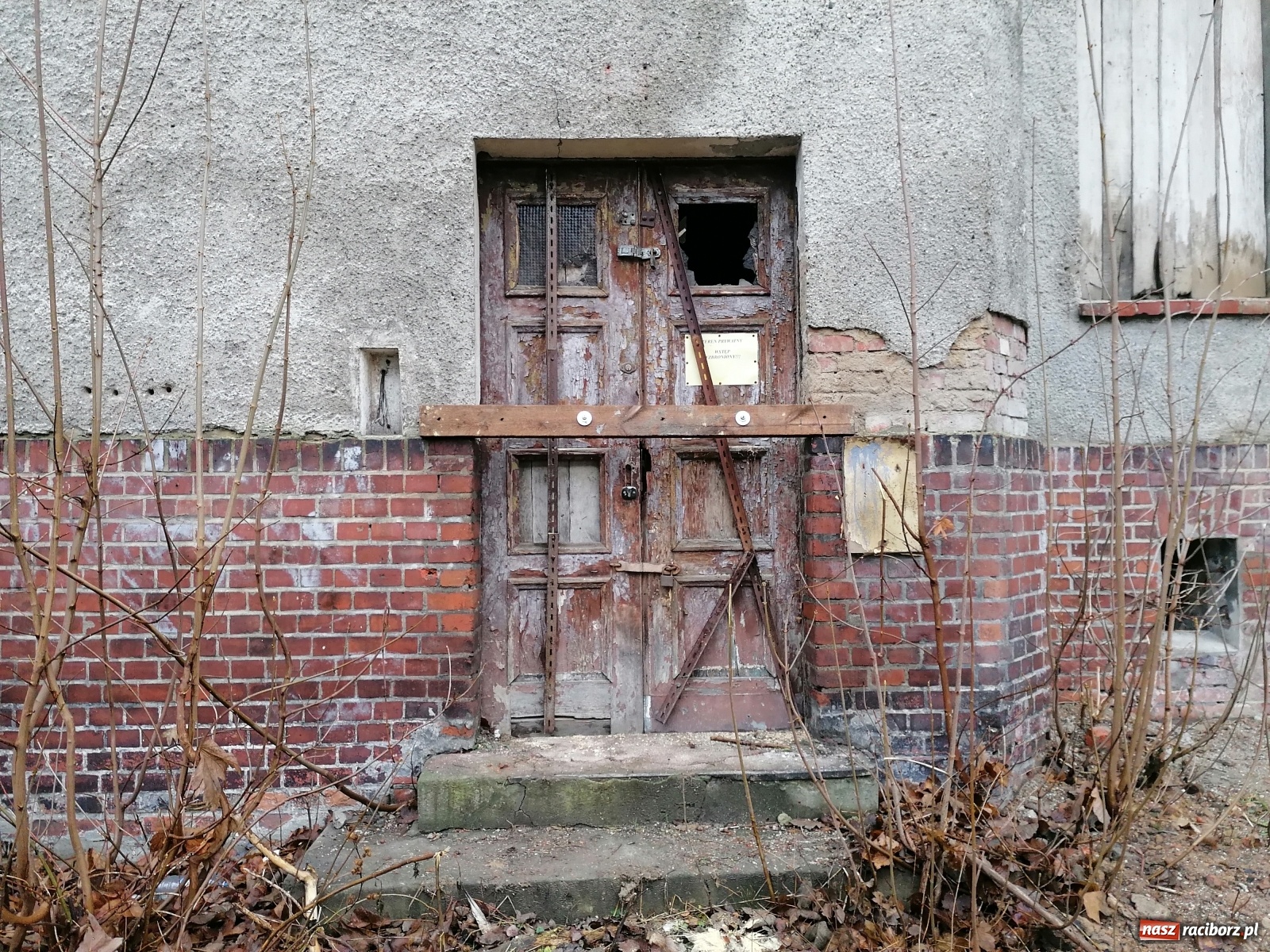 Zdjęcie w galerii na portalu naszraciborz.pl: Wyburzają starą kamienicę przy Drzymały. Zobaczcie, co powstanie w jej miejscu [FOTO i WIDEO] wiadomości z regionu