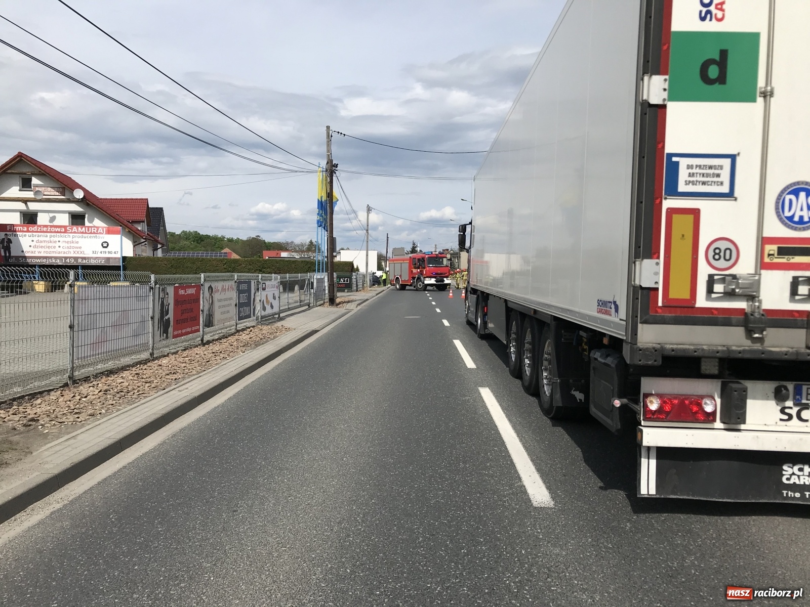 Zdjęcie w galerii na portalu naszraciborz.pl: Kobieta trafiła do szpitala po zderzeniu na Starowiejskiej wiadomości z regionu