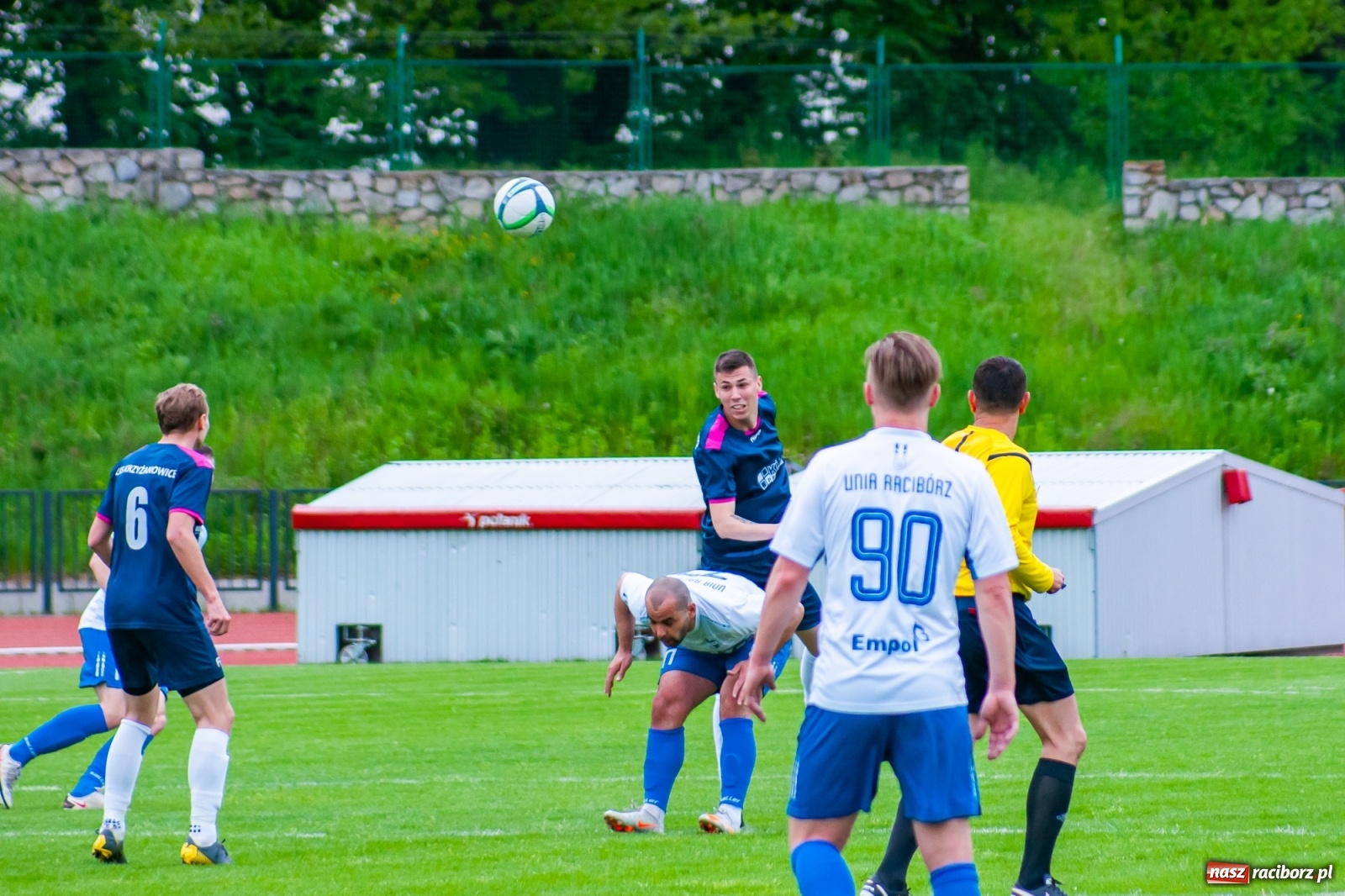 Zdjęcie w galerii na portalu naszraciborz.pl: Lepiej późno, niż wcale. Pierwsza wiosenna wygrana raciborskiej Unii [FOTO] wiadomości z regionu