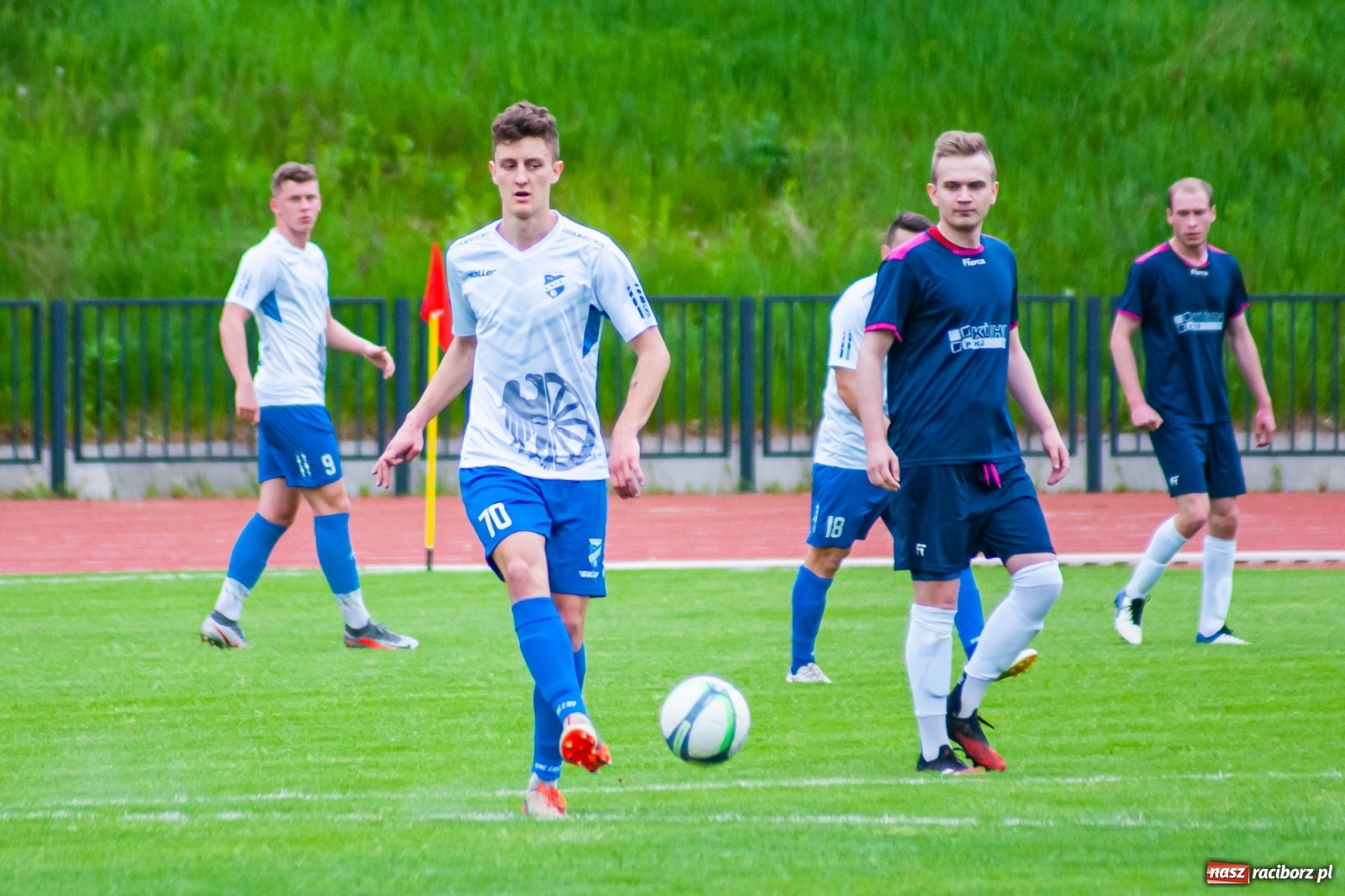 Zdjęcie w galerii na portalu naszraciborz.pl: Lepiej późno, niż wcale. Pierwsza wiosenna wygrana raciborskiej Unii [FOTO] wiadomości z regionu