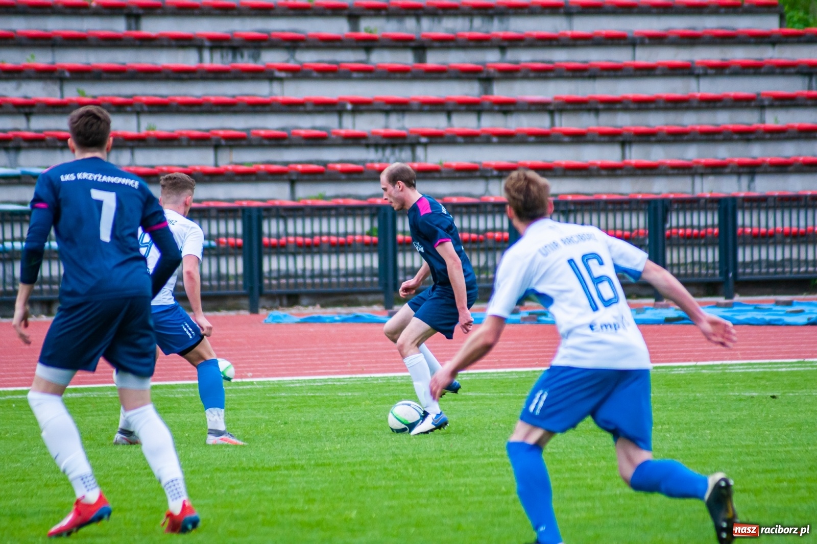 Zdjęcie w galerii na portalu naszraciborz.pl: Lepiej późno, niż wcale. Pierwsza wiosenna wygrana raciborskiej Unii [FOTO] wiadomości z regionu