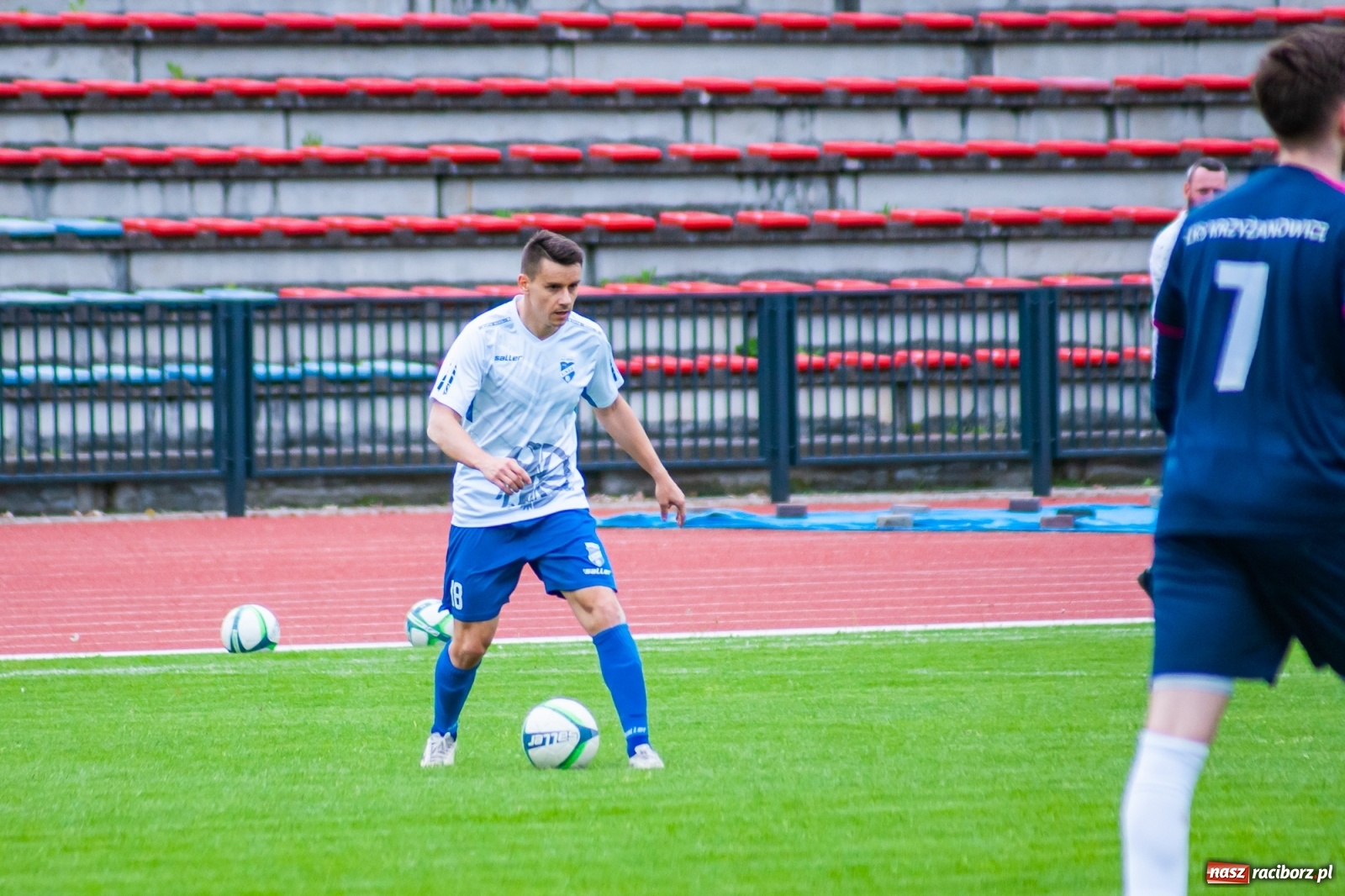 Zdjęcie w galerii na portalu naszraciborz.pl: Lepiej późno, niż wcale. Pierwsza wiosenna wygrana raciborskiej Unii [FOTO] wiadomości z regionu